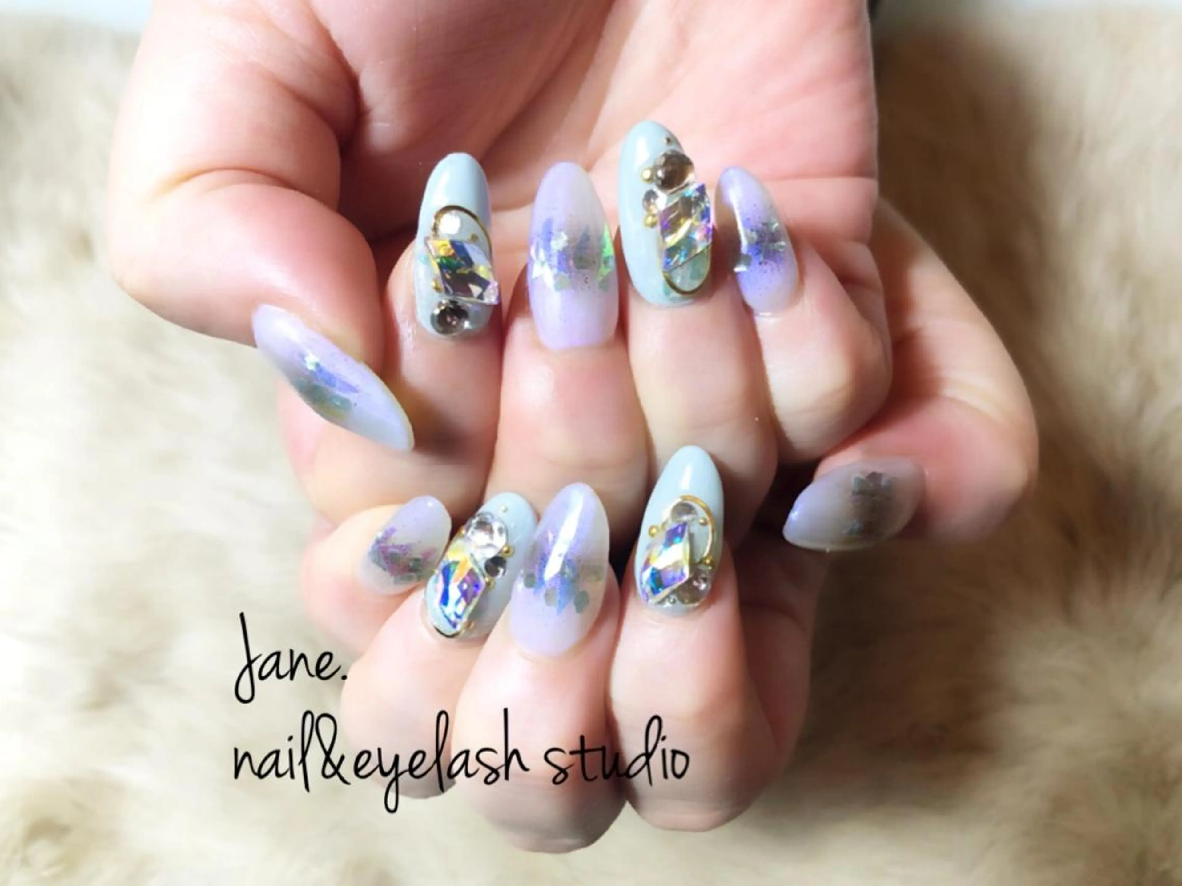 ネイル Yakko pas á pasのネイルデザイン