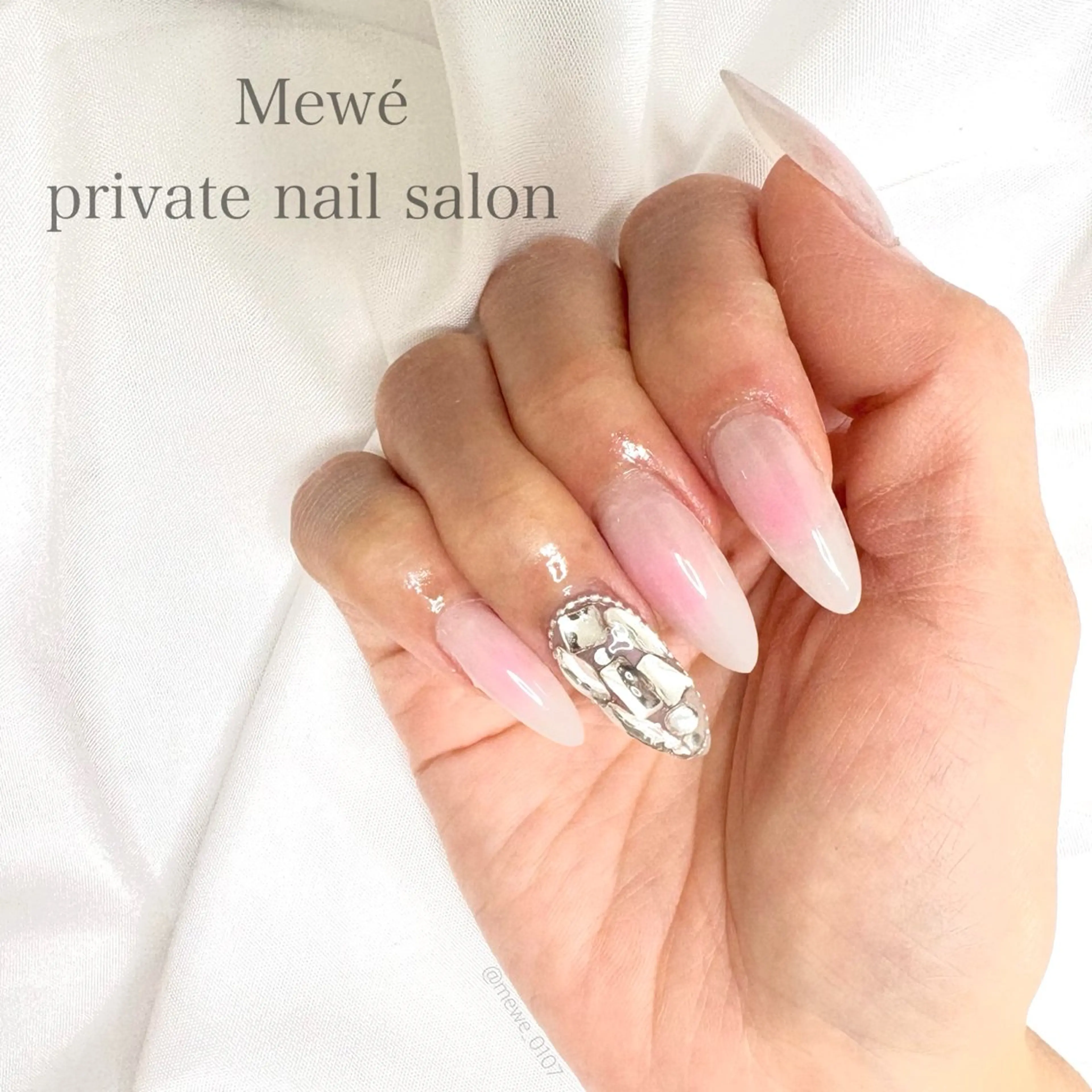 ネイル Mewé ayakaのネイルデザイン