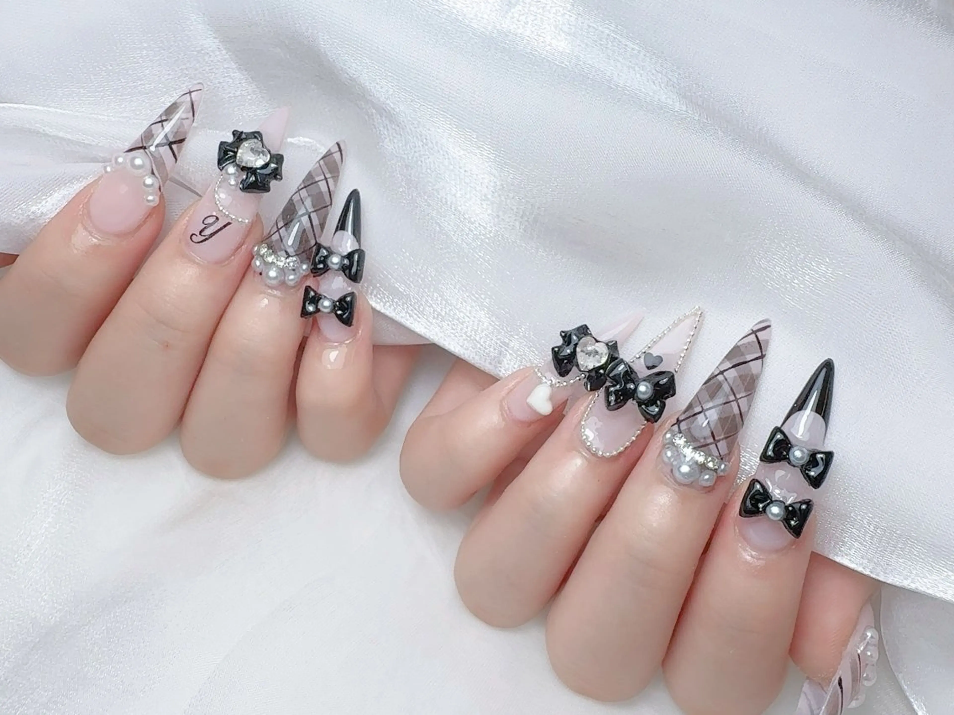 ネイル ハンドネイル 🎀M nails✨ ビューティーのネイルデザイン