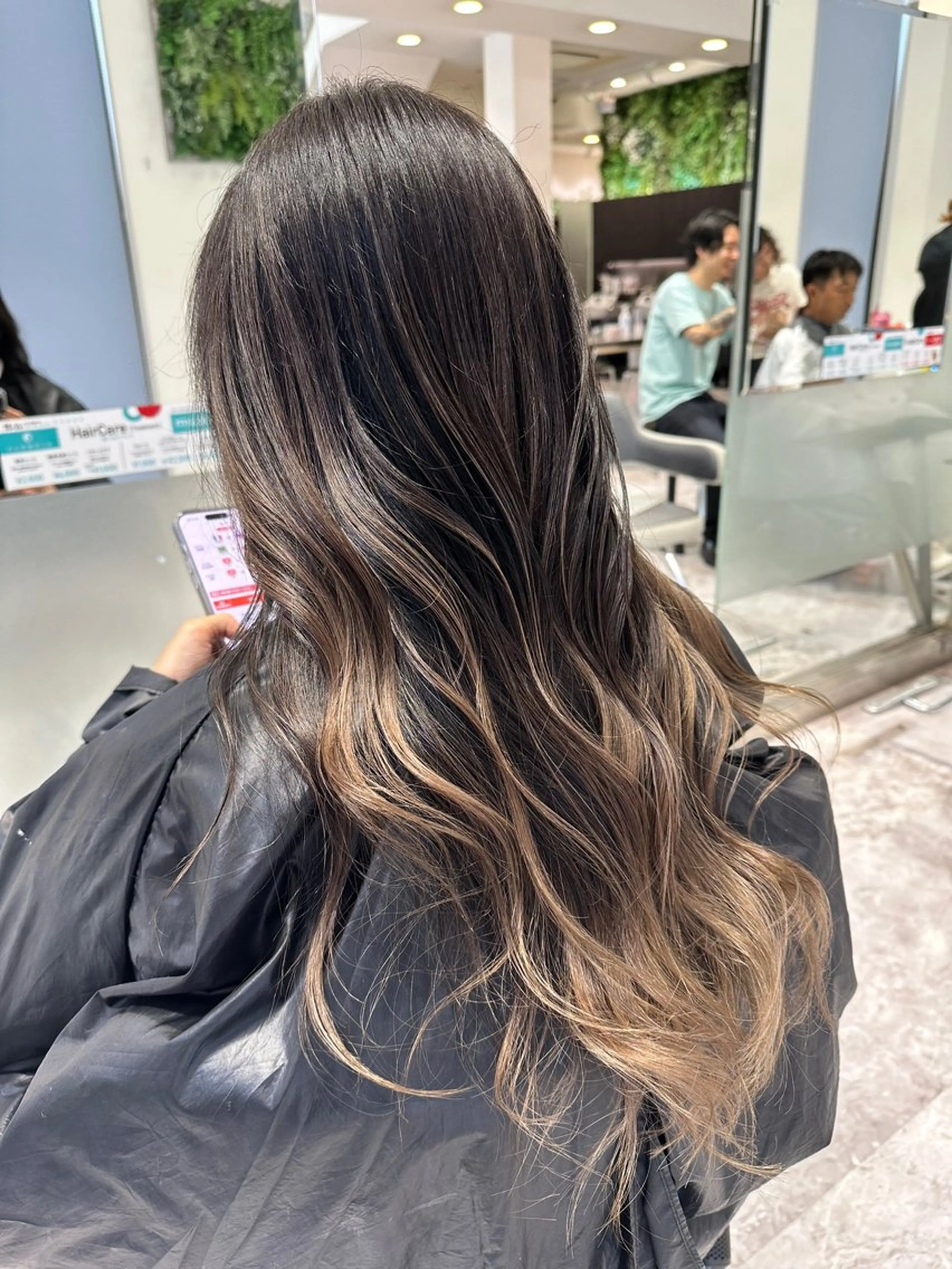 ロング レイヤーカット ヘアカラー 飯澤 淳基のヘアスタイル