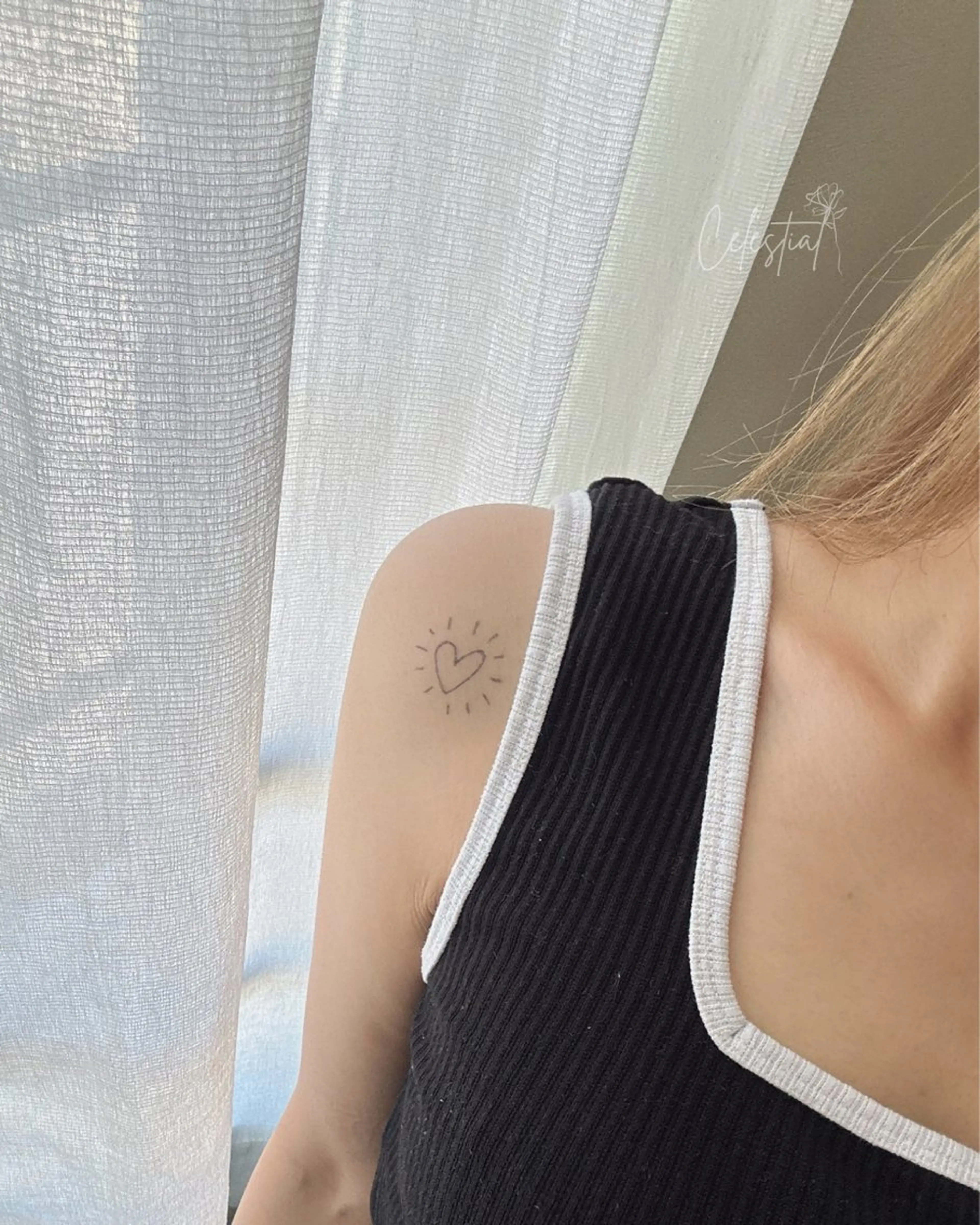 Celestial nailのネイルデザイン