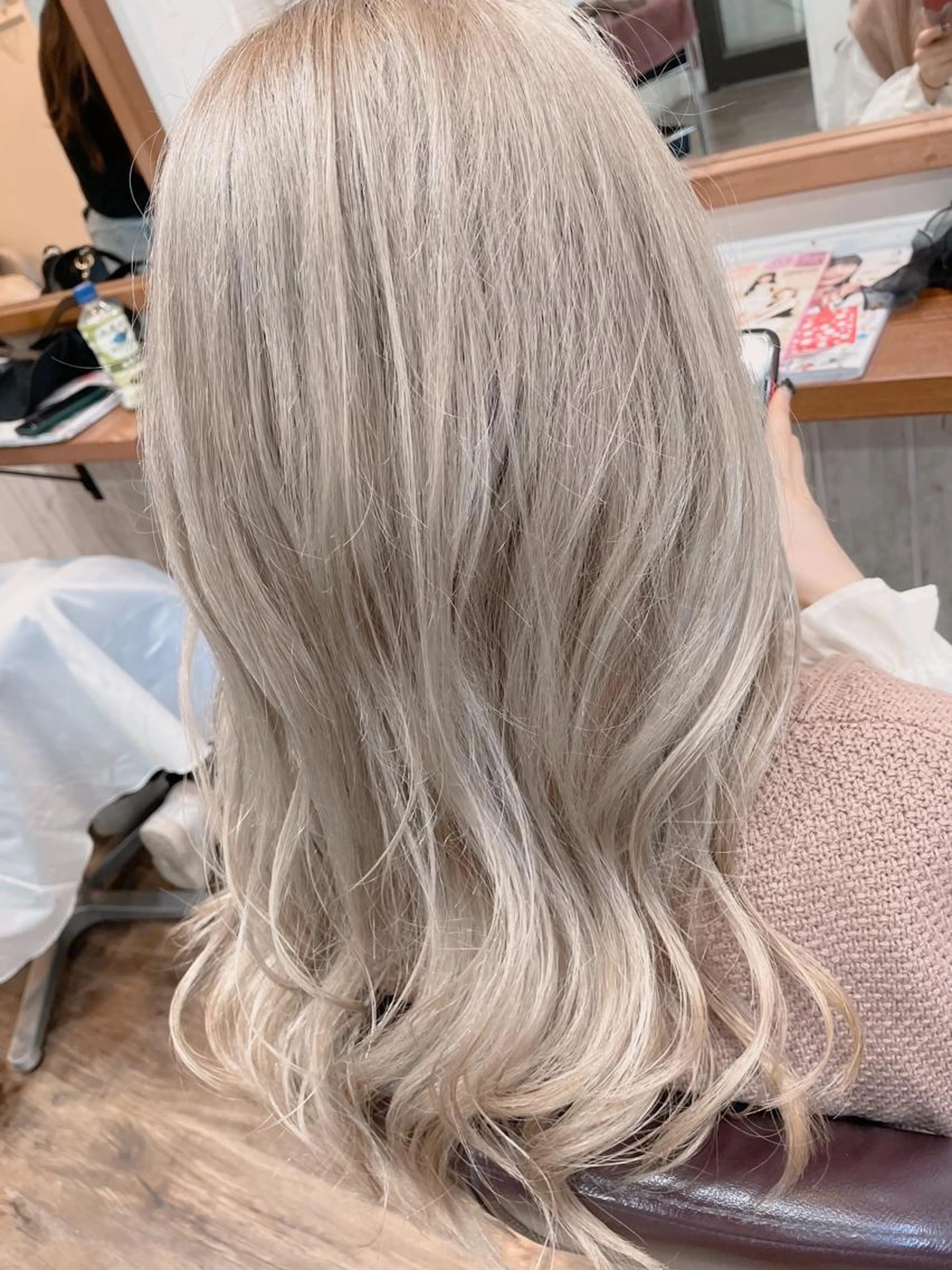 カット＋ブリーチカラー＋オージュア4ステップトリートメントの写真