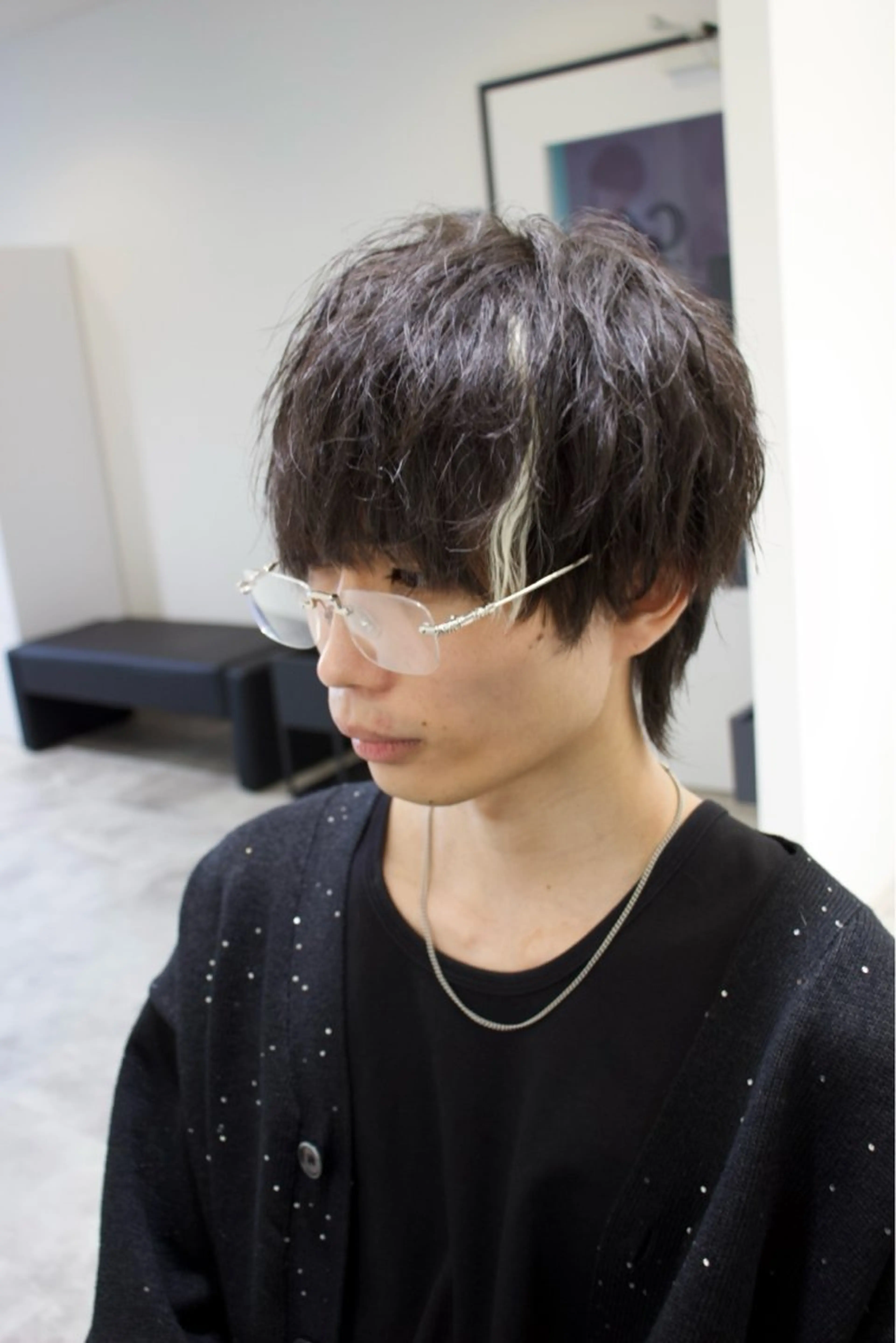 メンズ カット ヘアカラー パーマ ラウンドマッシュ/ フェザーショート大阪のヘアスタイル