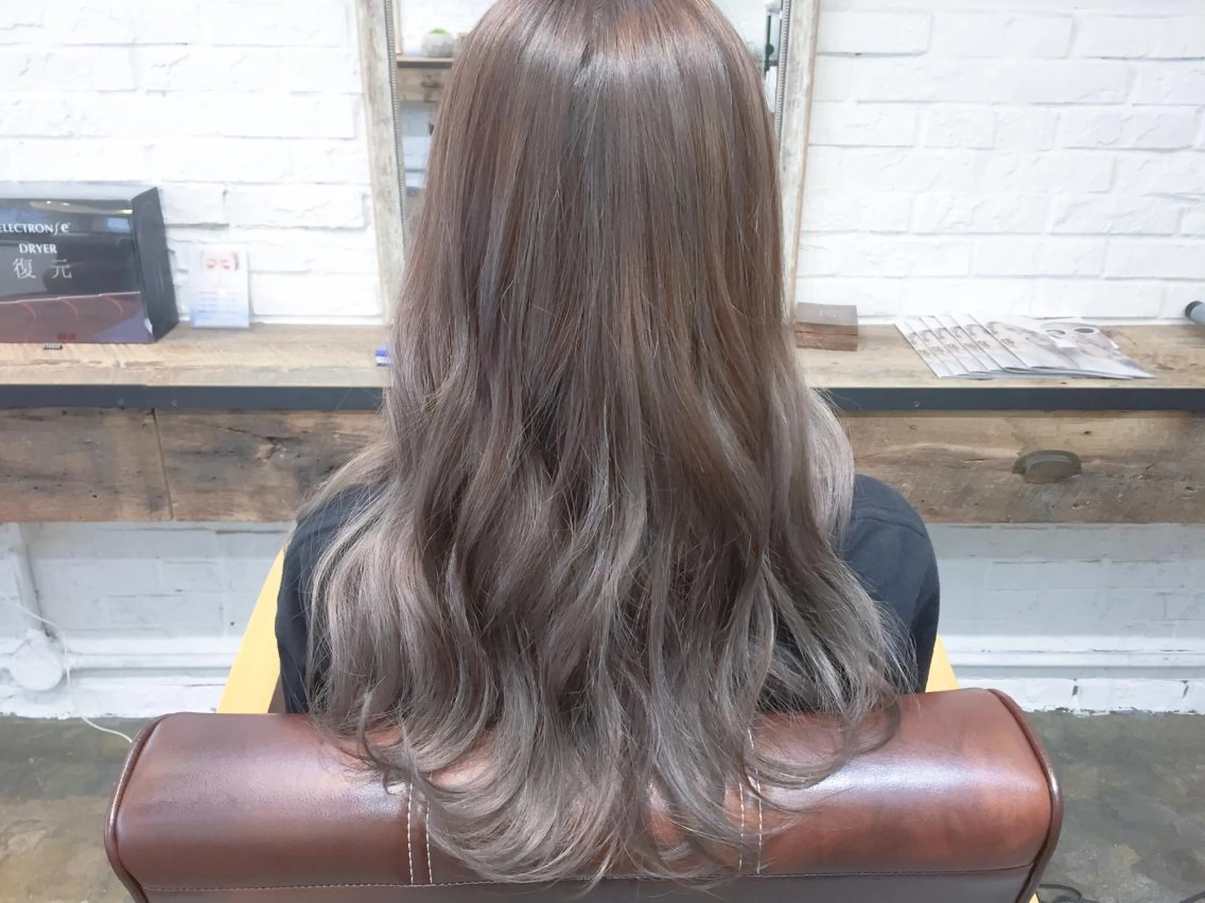 【最高級】カラー＋スーパーレミーシールエクステ40本＋トリートメント《馴染ませカット無料》の写真