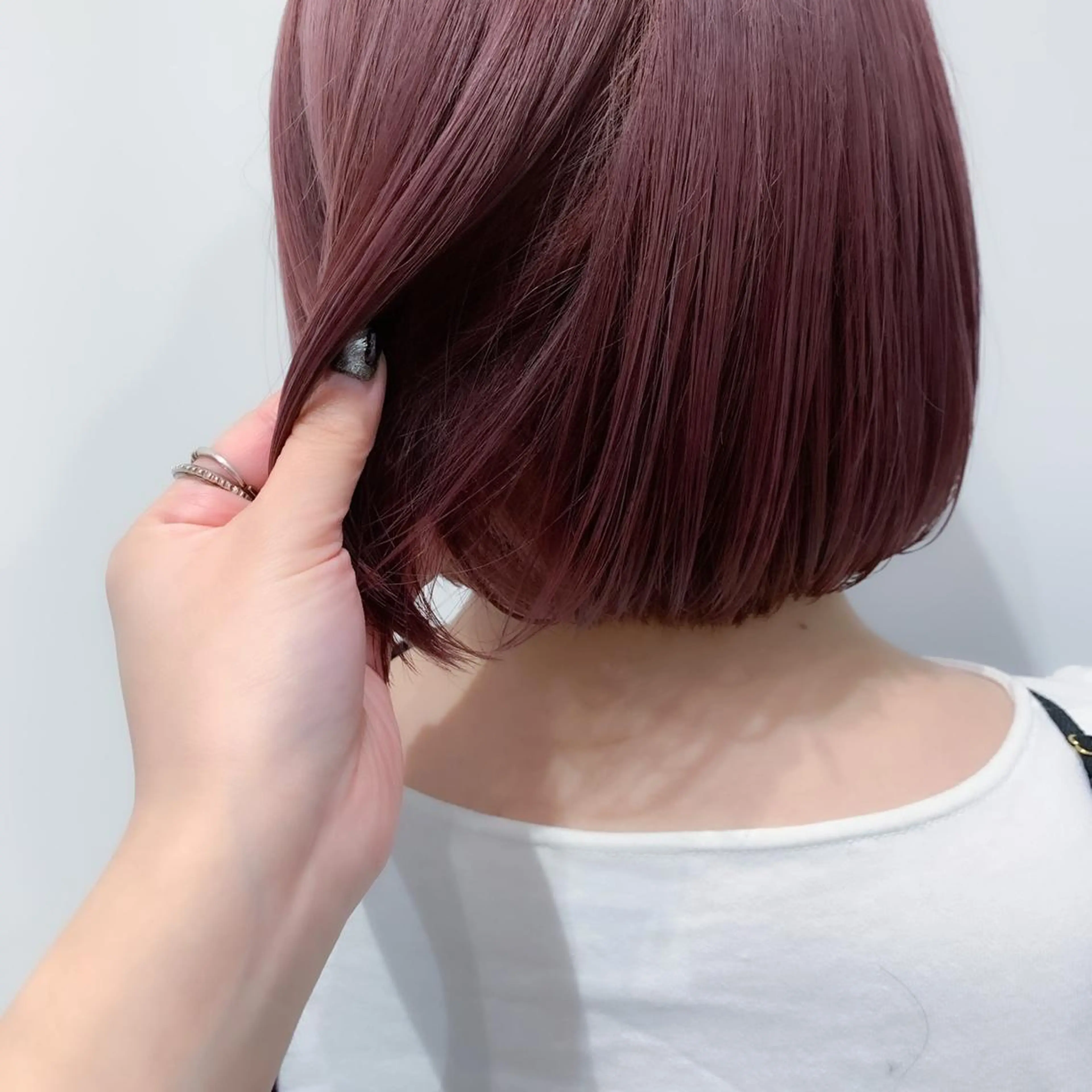 ショート カラー ヘアアレンジ ミニボブ/ブリーチ 🌈MISATOのヘアスタイル