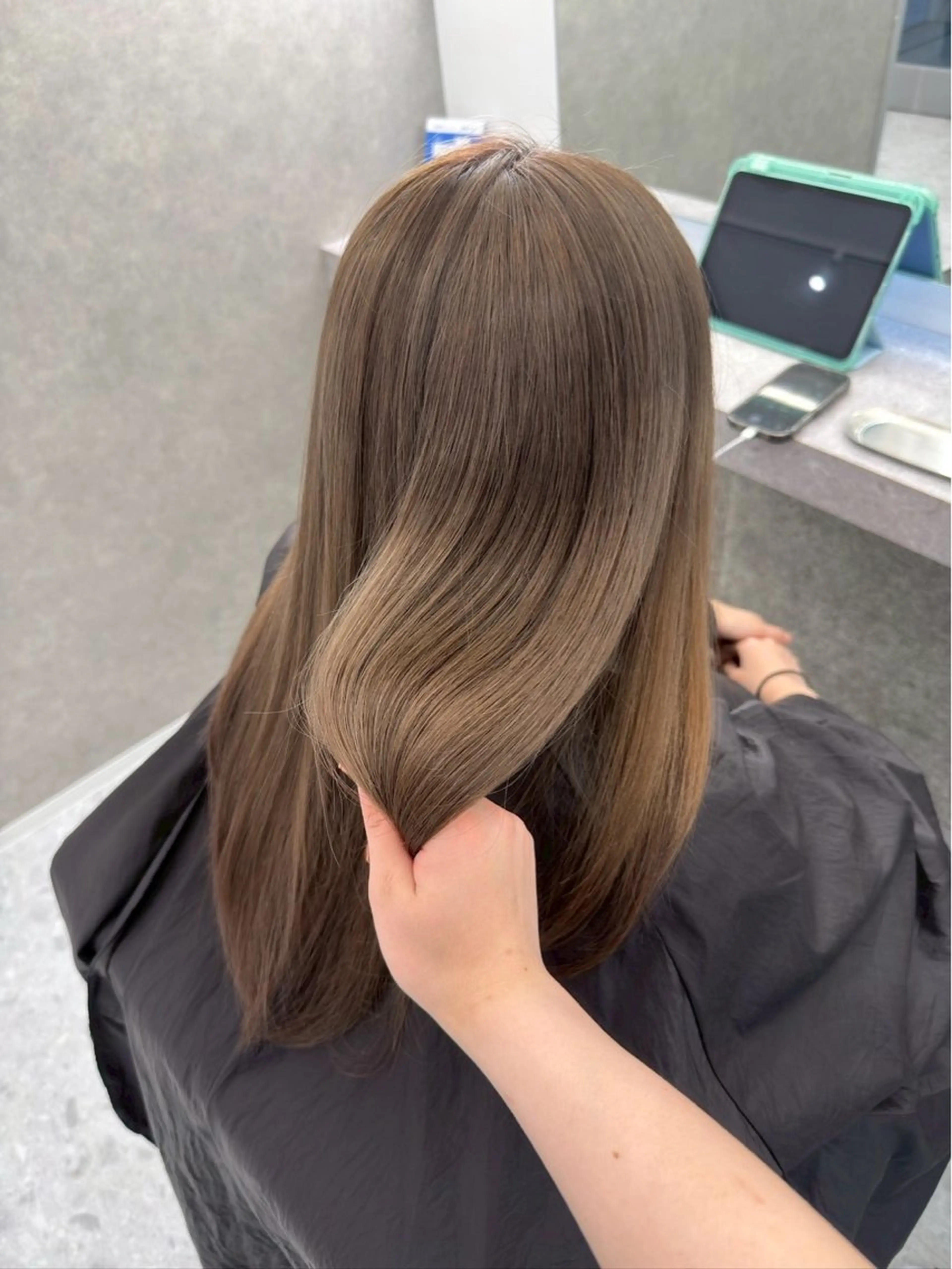 カラー 伊藤 陽菜のヘアスタイル