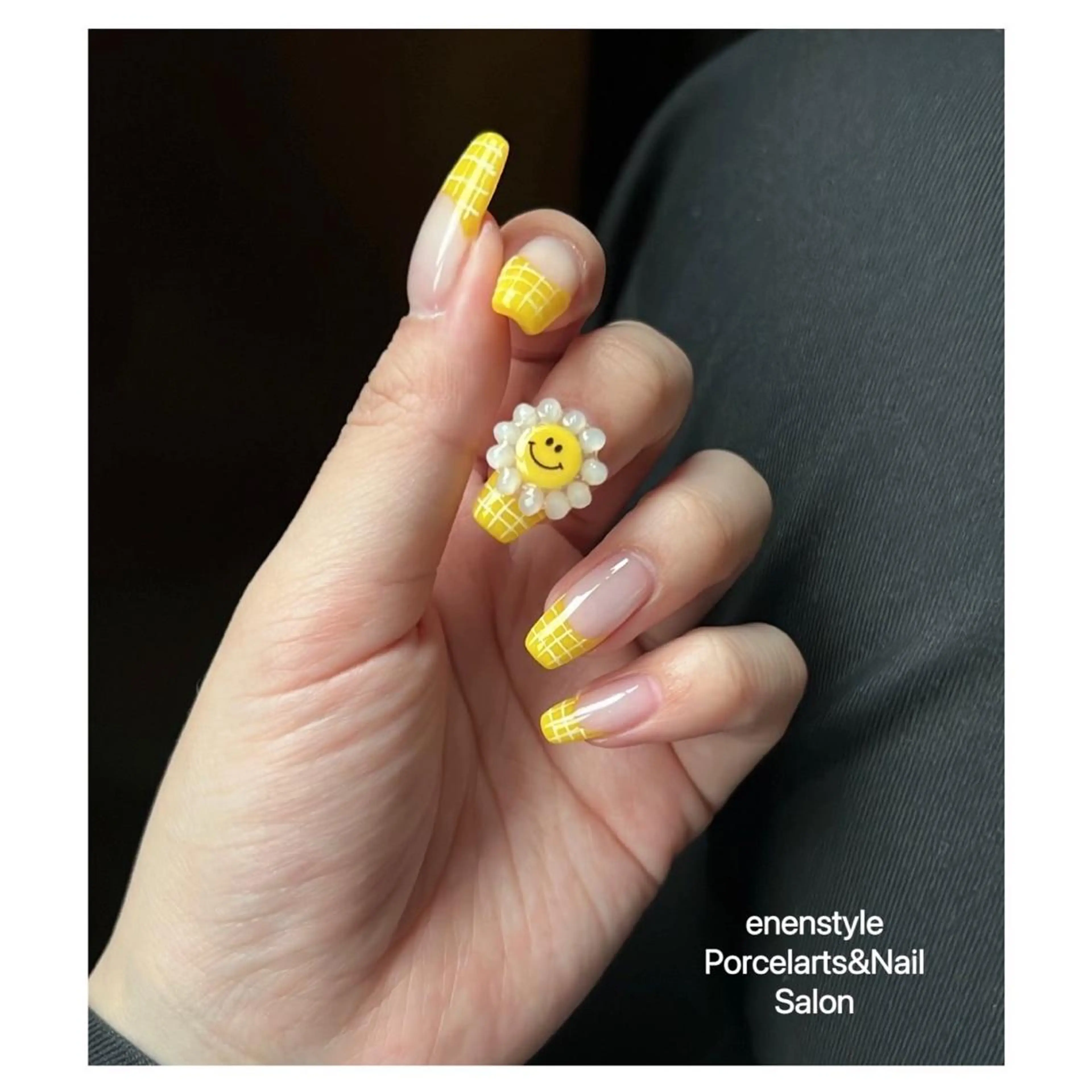 ミディアム ネイル 👑enen style👑のネイルデザイン