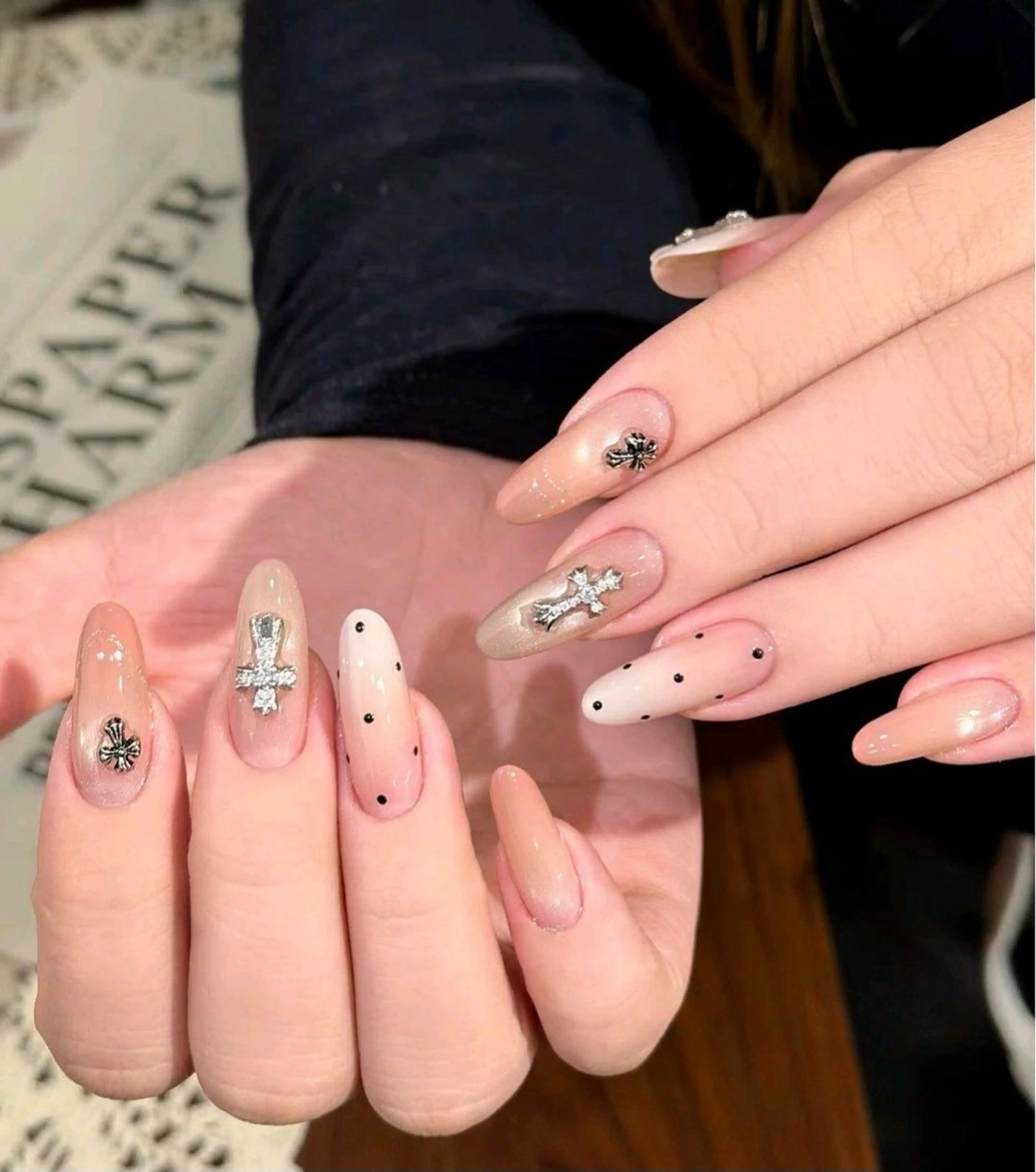 カラー グラデーションカラー ピンクカラー ハンドネイル AIN Nailのネイルデザイン