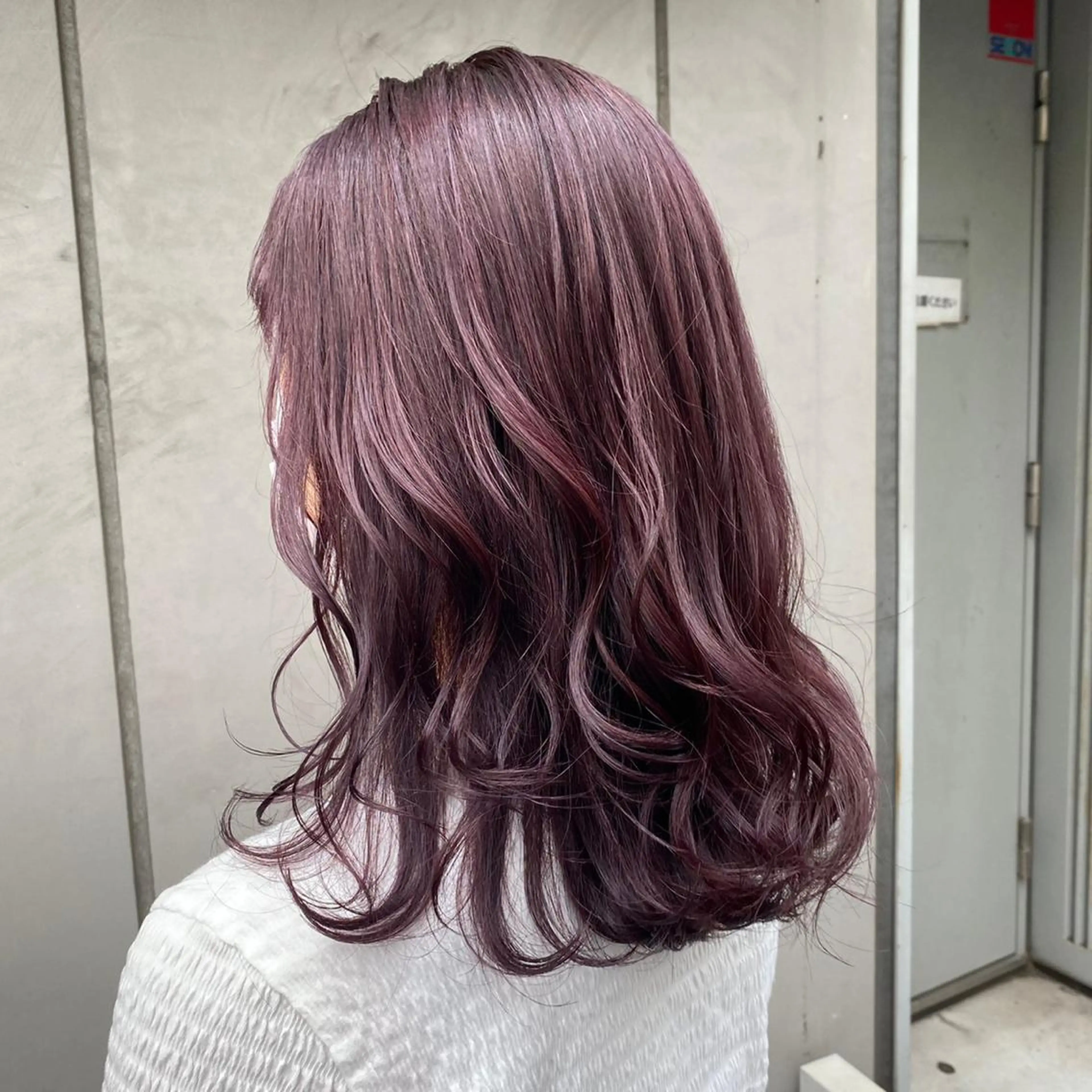 ロング カラー パーマ ヘアアレンジ メンズ キッズ ネイル マツエク・マツパ グレージュ ラベンダーカラー ラベンダーグレージュ ラベンダーグレー ピンクカラー 🦋韓国風カラー🦋 こうせい原宿のヘアスタイル