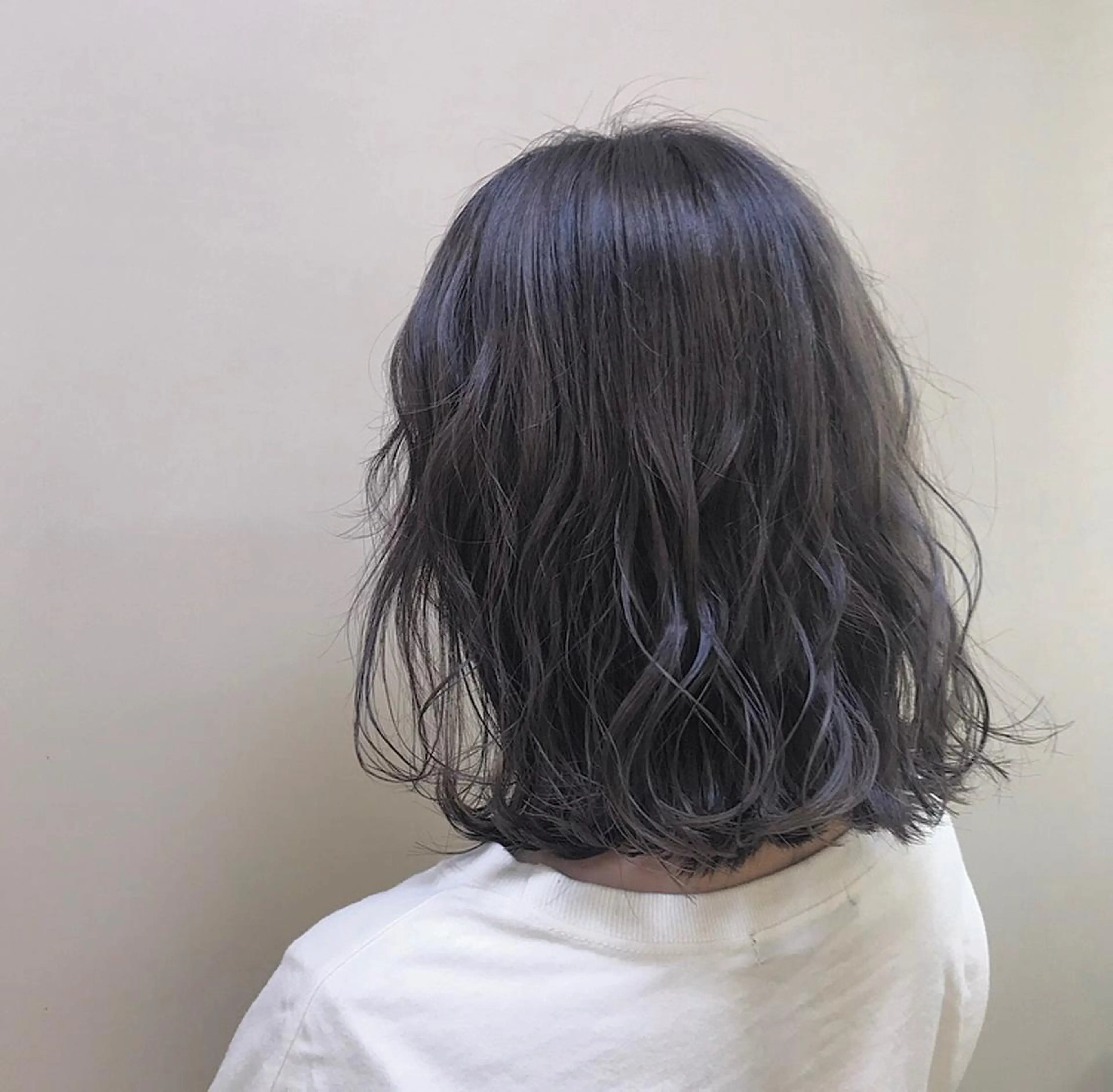 ミディアム カラー アッシュ ブリーチ 透明感カラー 似合わせカットカラー ♡佐藤捺美のヘアスタイル