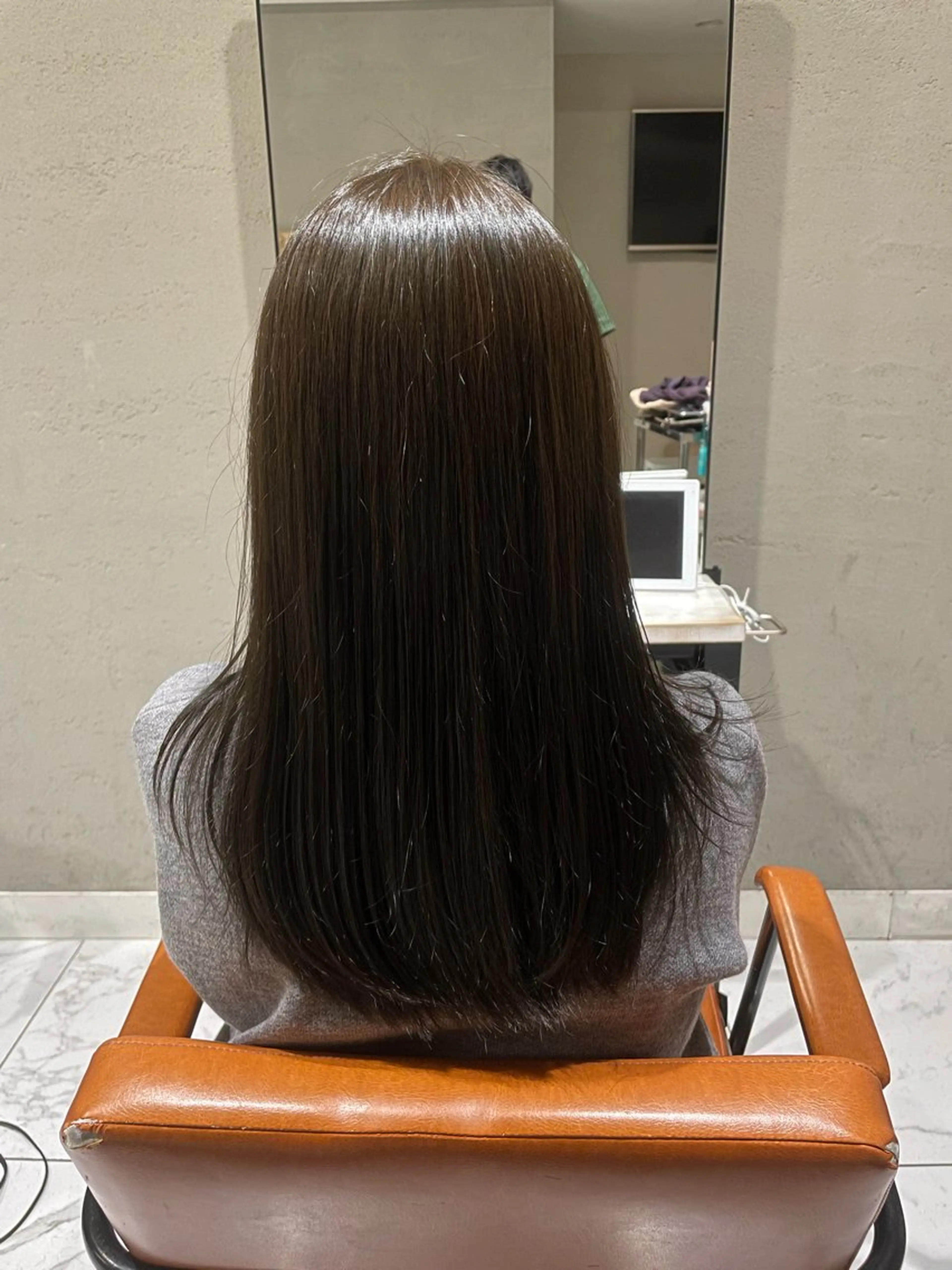 カラー 頭から整える美容師 松田のヘアスタイル