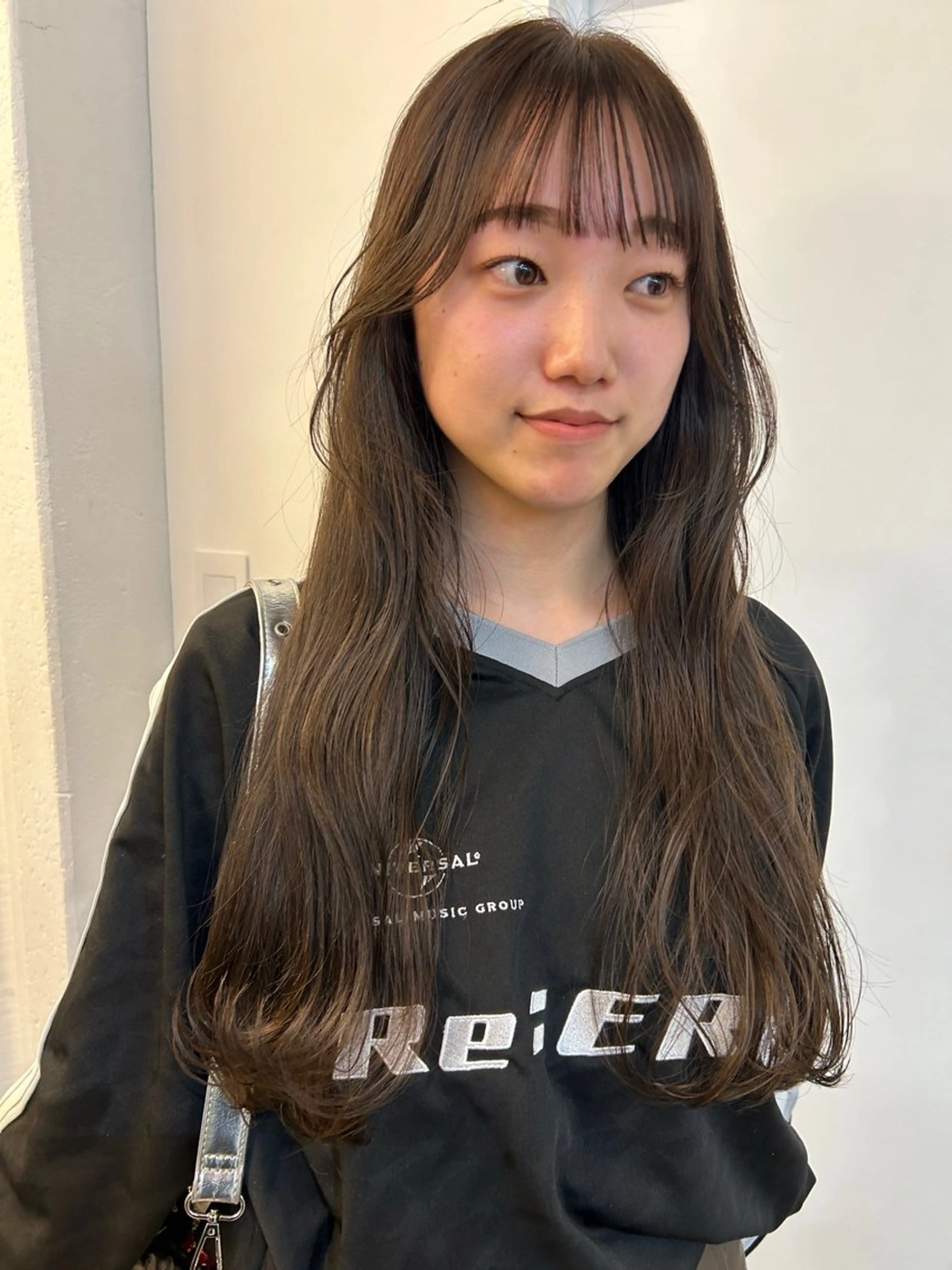 ロング レイヤーカット/ 透明感カラーmikuのヘアスタイル