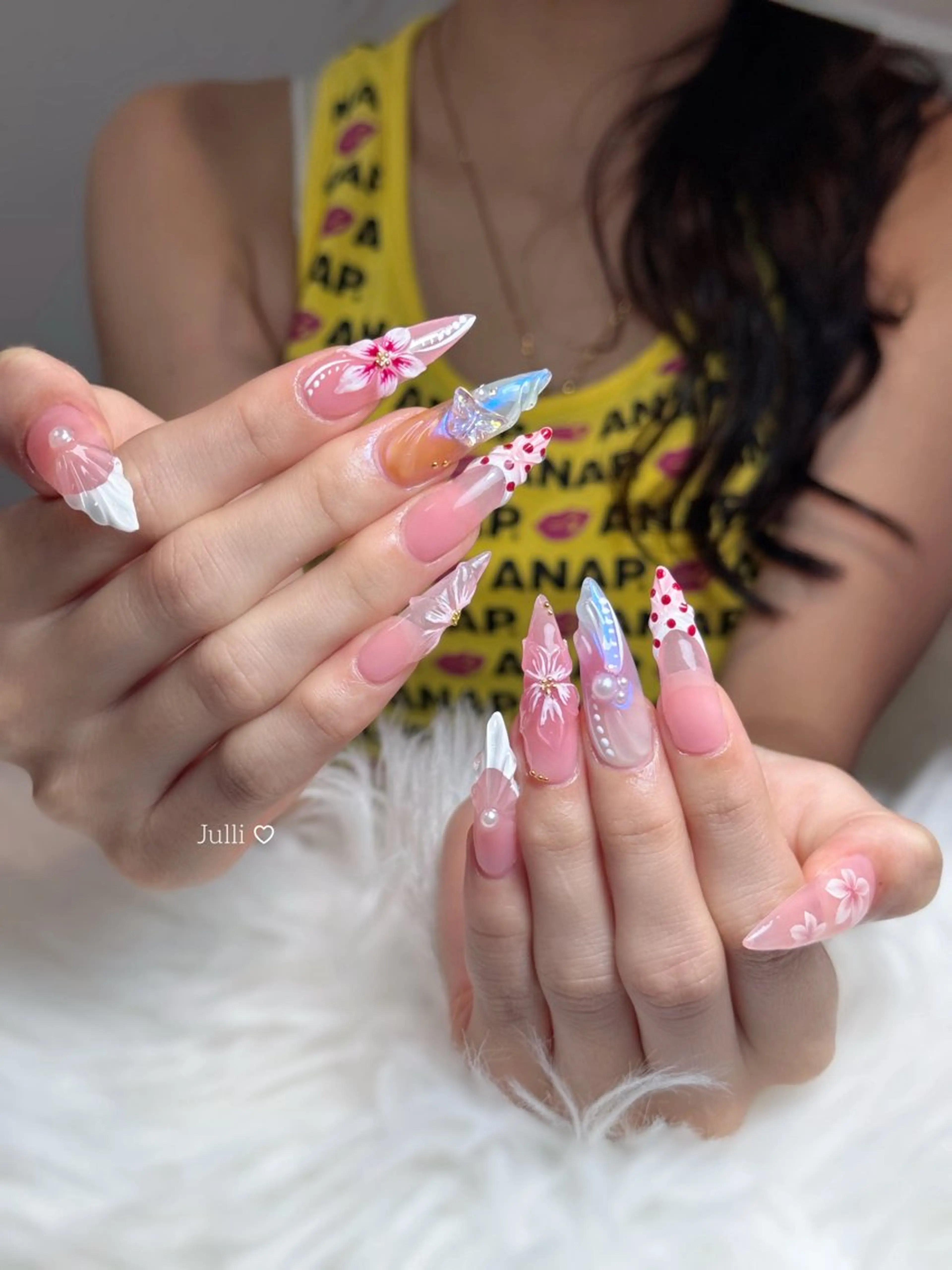 ネイル フレンチネイル ジェルネイル キラキラネイル 韓国ネイル マグネットネイル Julli NailStudioのネイルデザイン