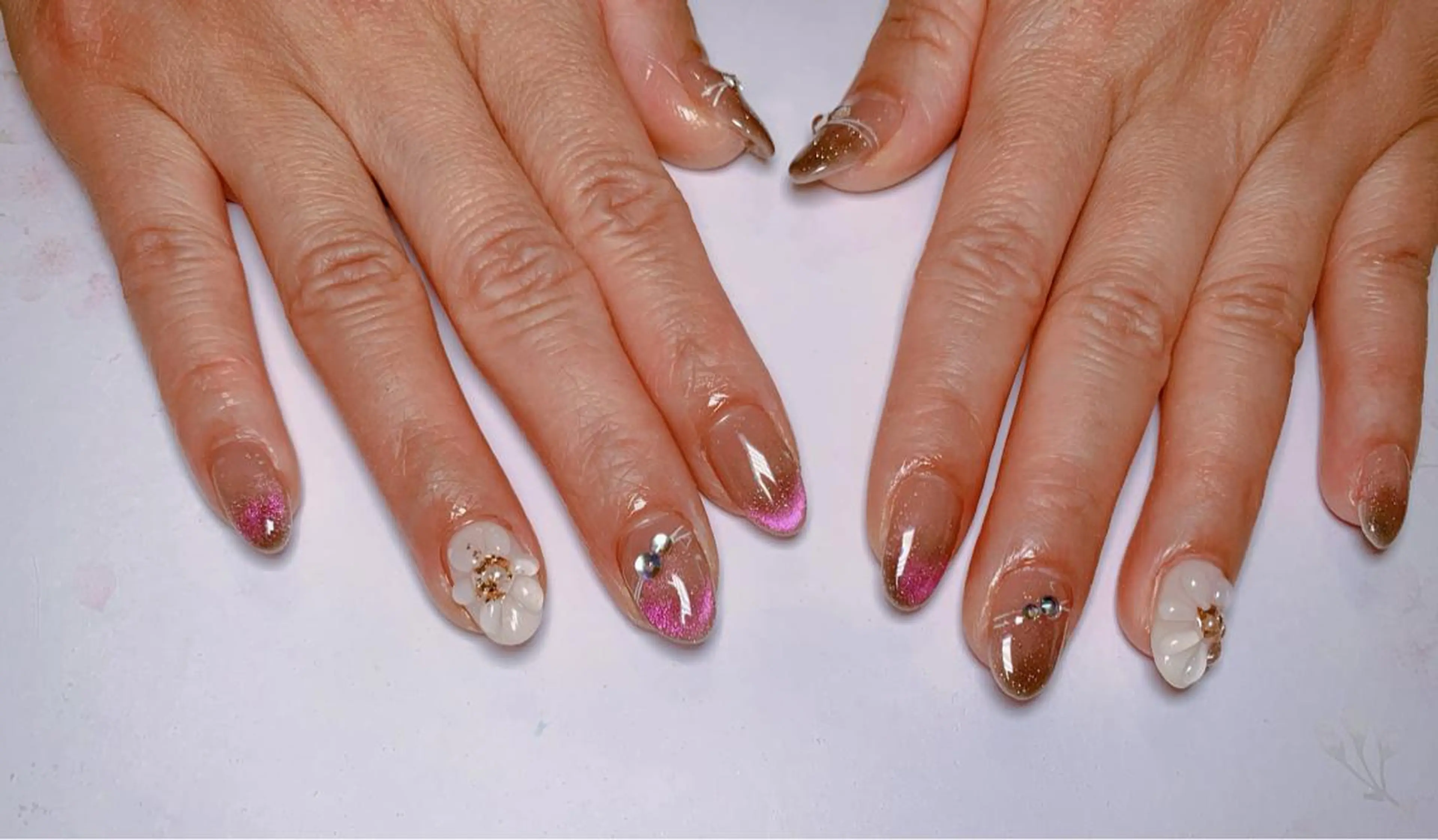 ネイル miu miuのネイルデザイン