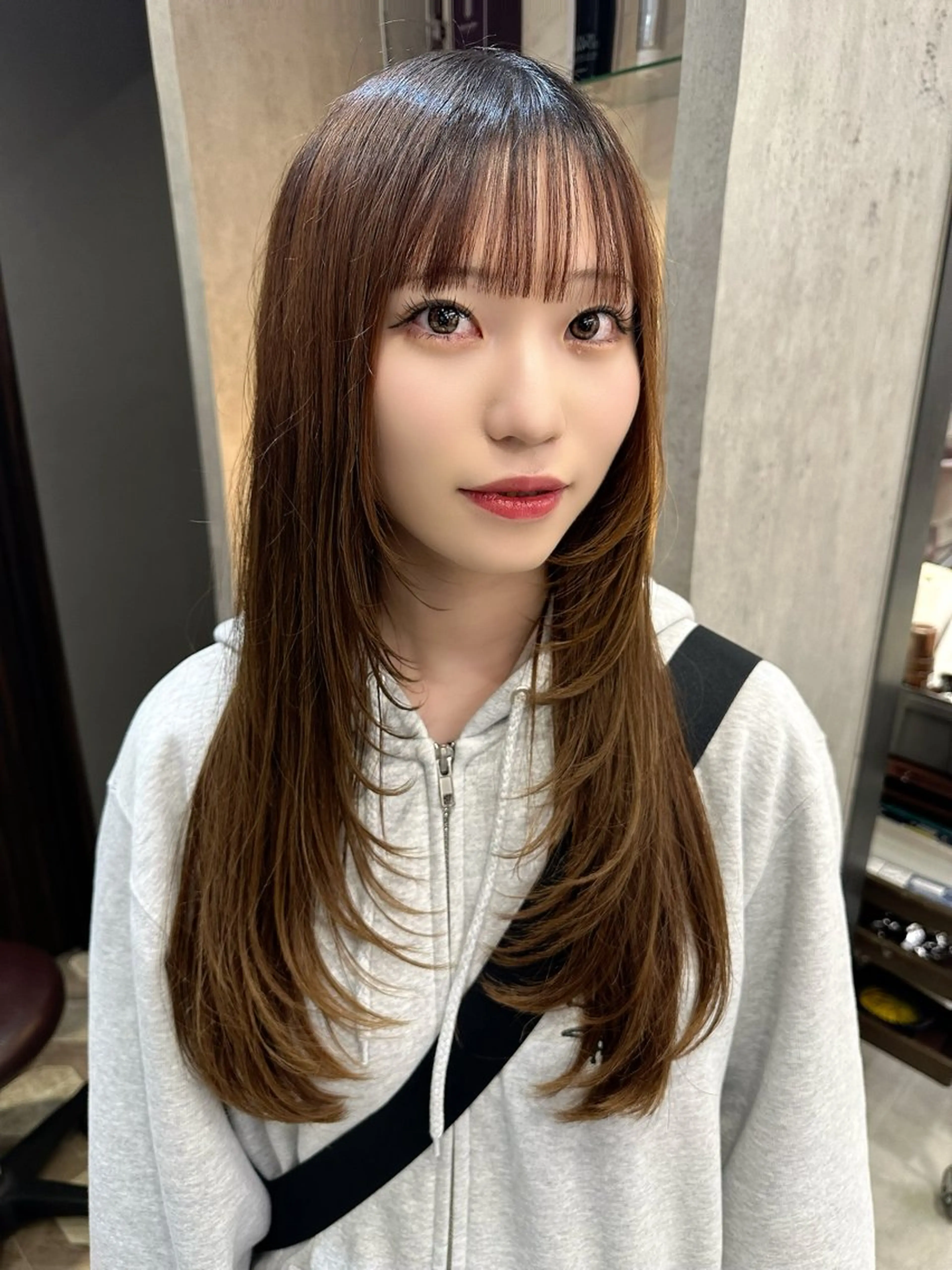 ロング AYAKASA 暖色カラー/レイヤーのヘアスタイル