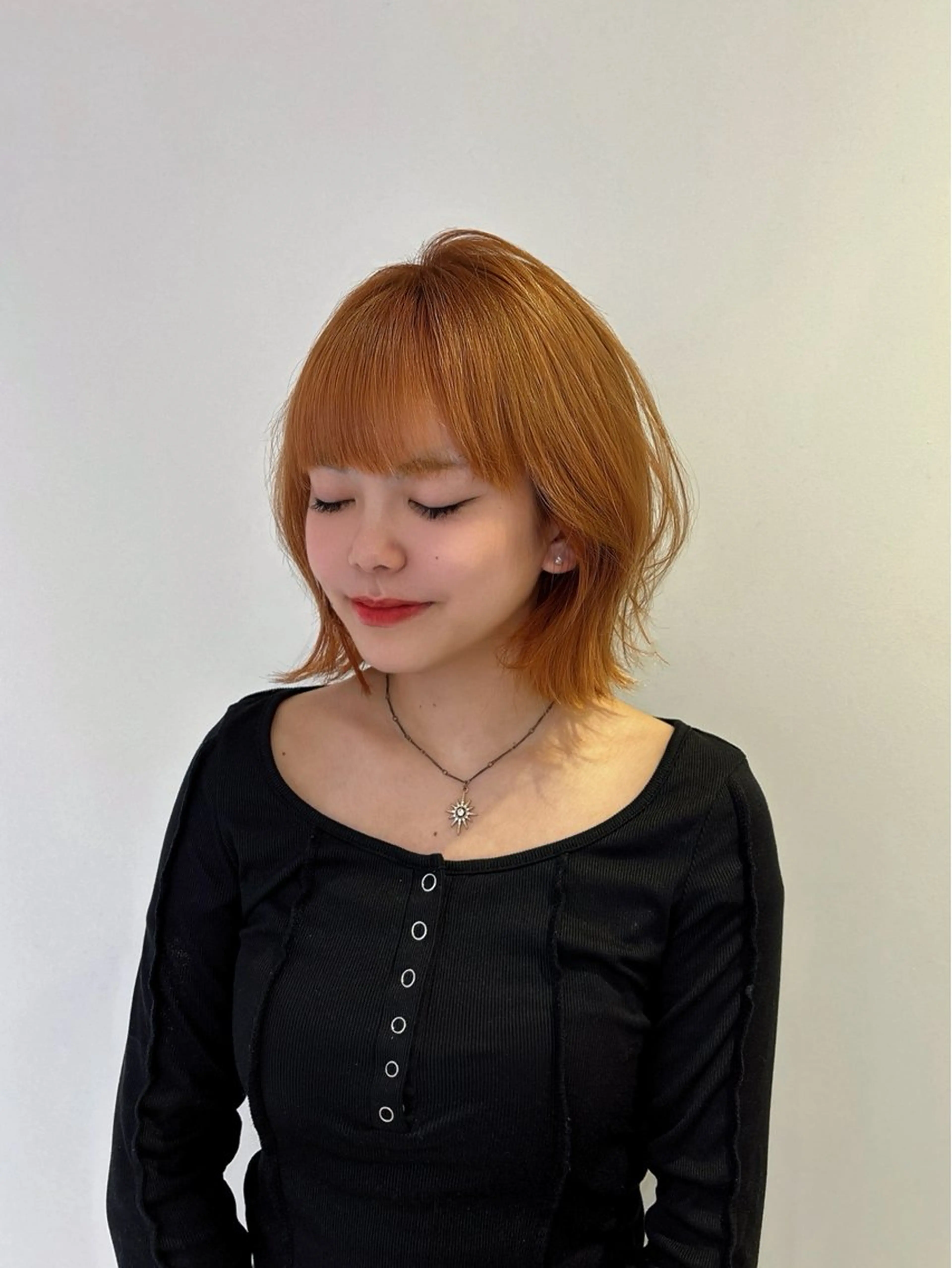 ミディアム カラー ブリーチ オレンジ ヘアカラー 若松 心和のヘアスタイル