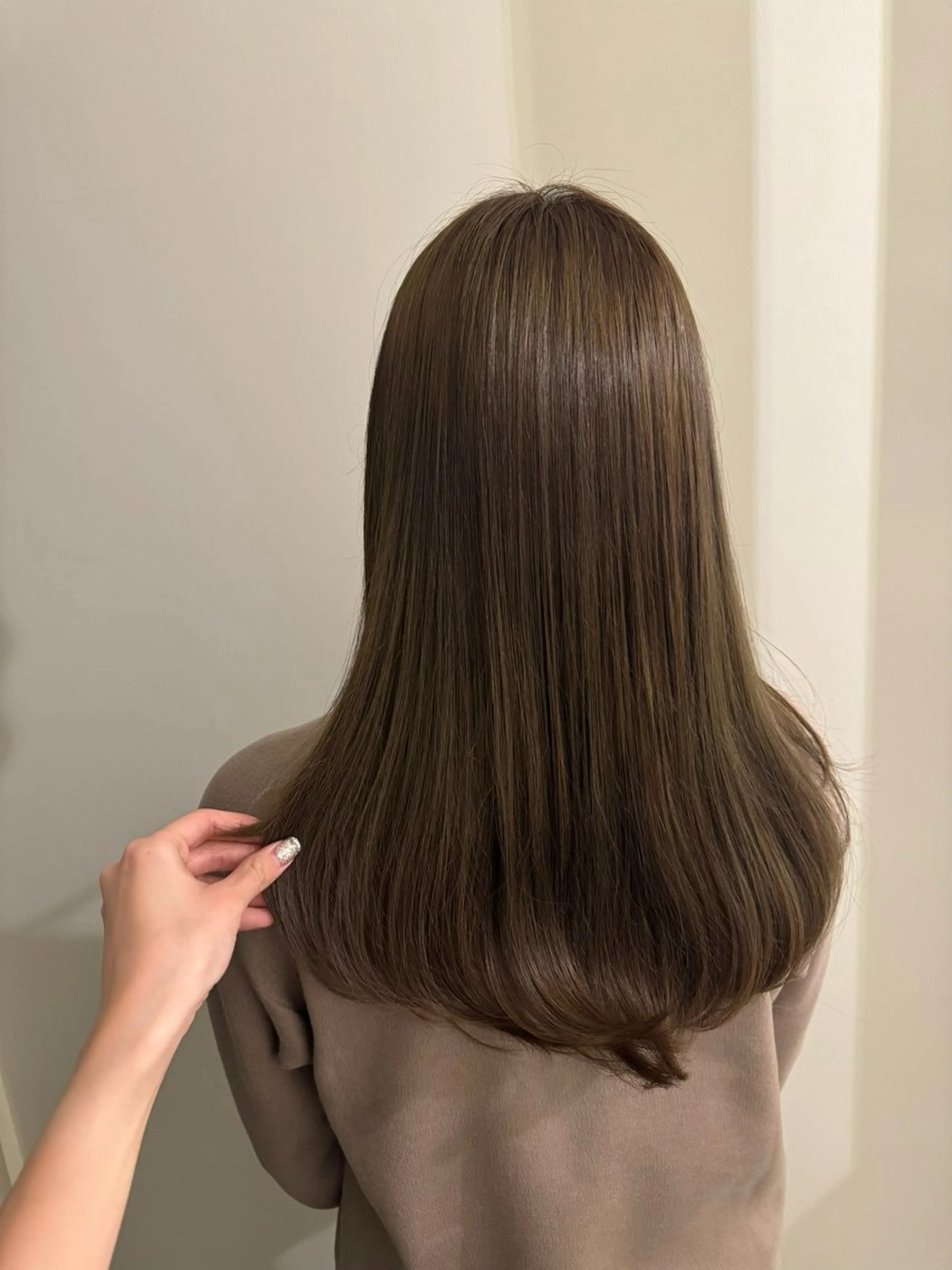 ロング カラー ブリーチ ブリーチなしカラー 内沼 恵留菜のヘアスタイル