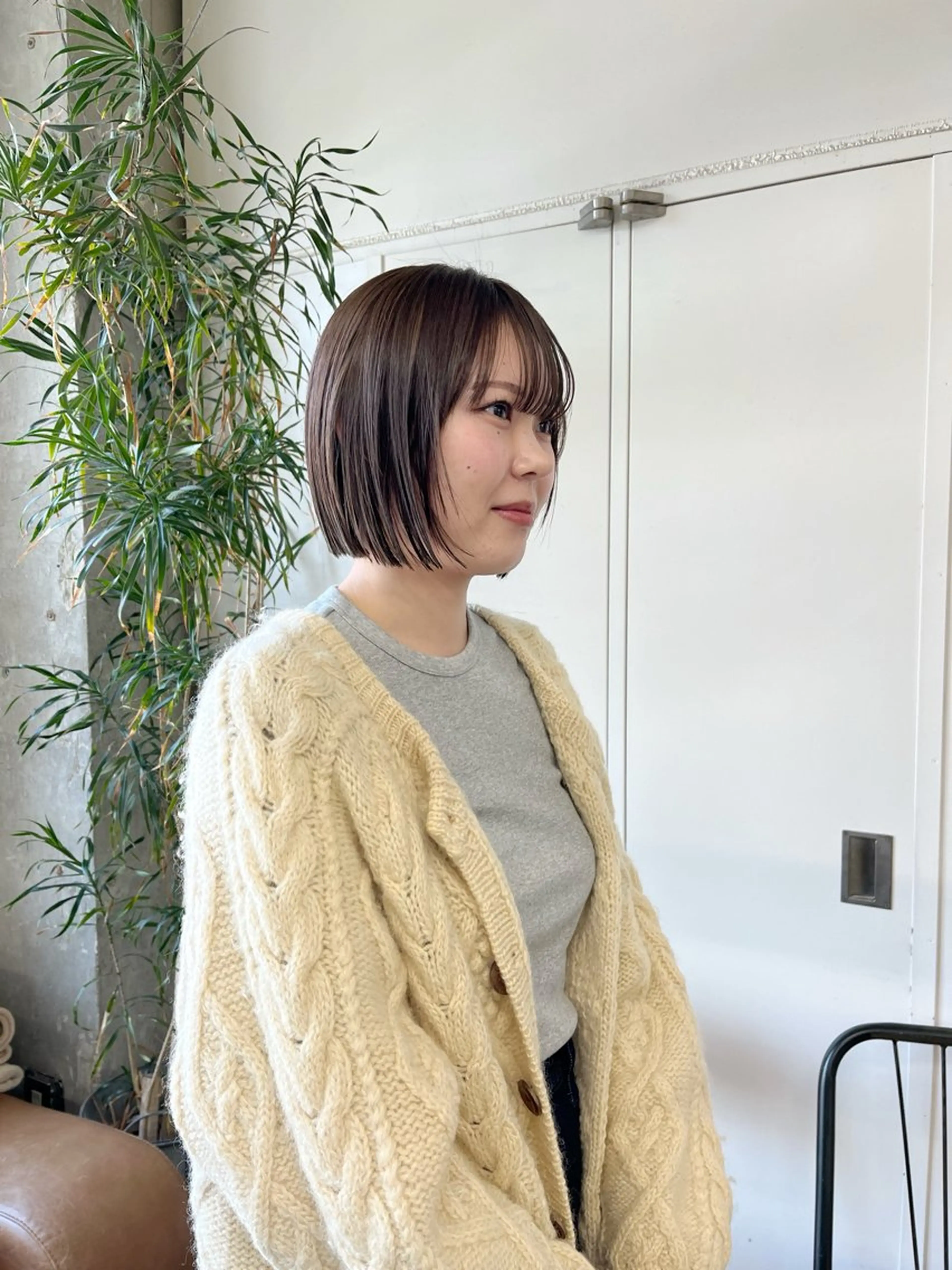 ミディアム カラー ベージュカラー オリーブベージュ ボブ 小木曽智美 /ボブ/ショートのヘアスタイル