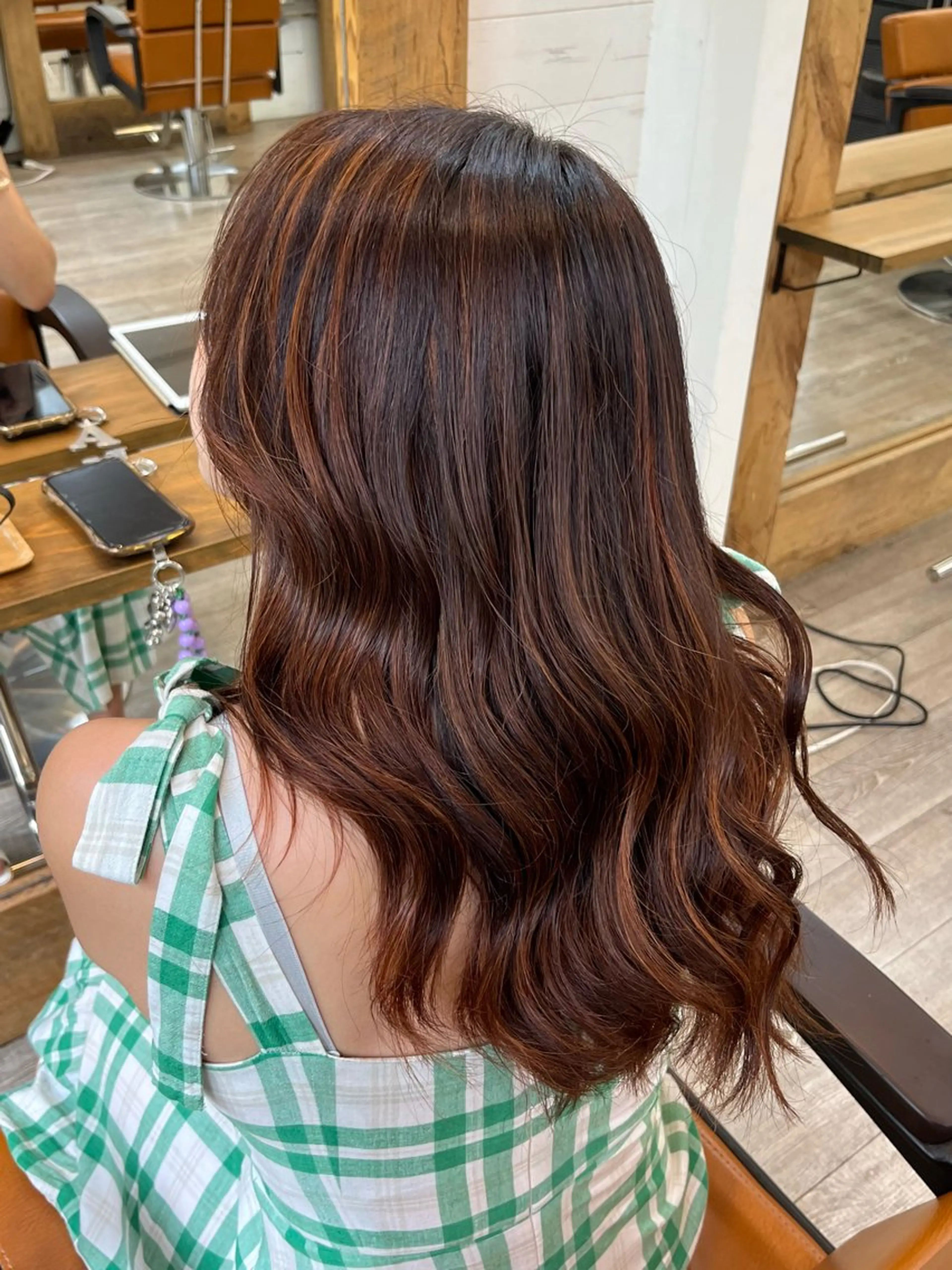 セミロング カラー ヘアアレンジ ブリーチ デザインカラー ハイライトカラー オレンジ ハイライト 🦋レイヤー職人 猪瀬玲奈🦋のヘアスタイル