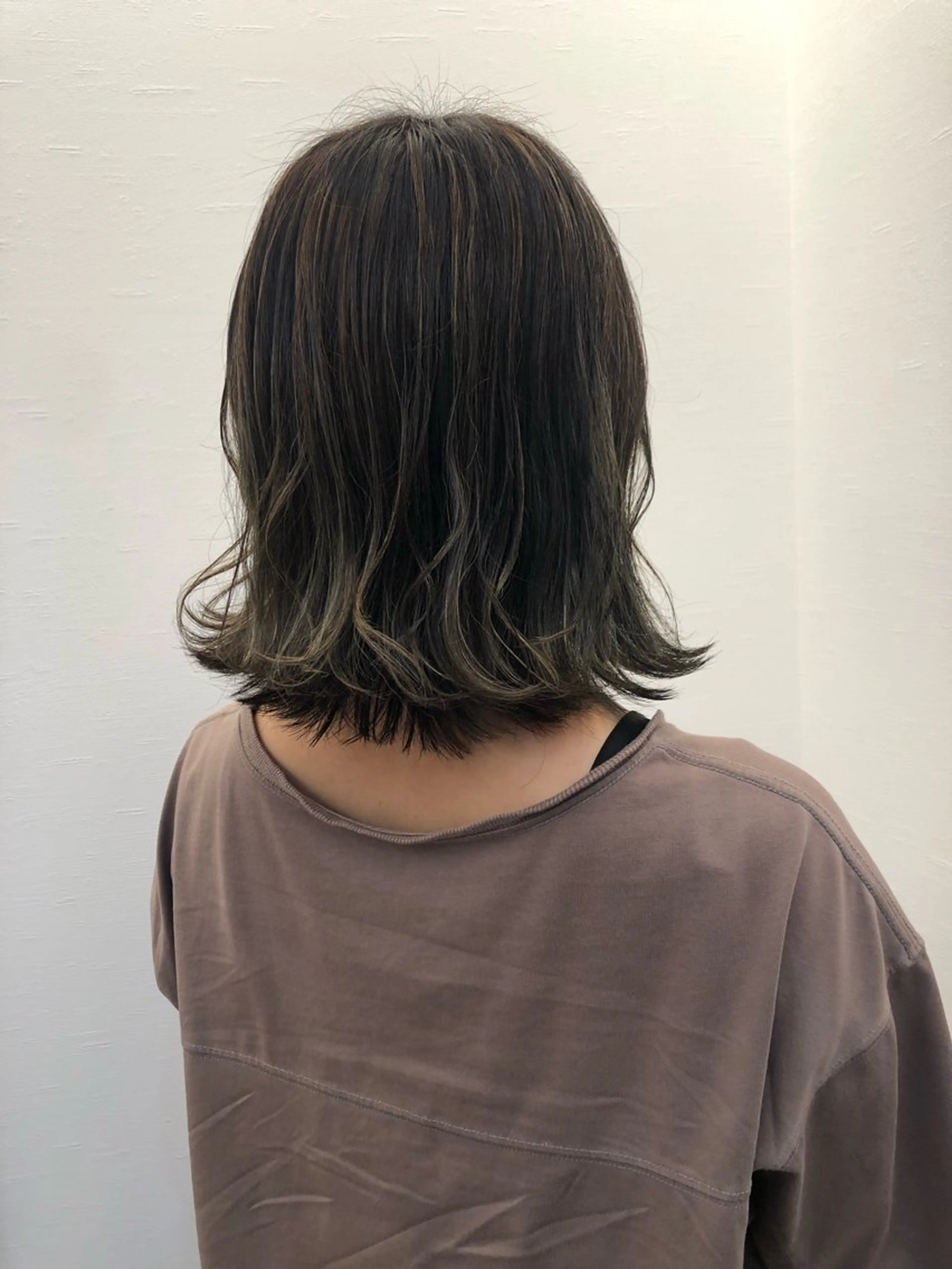 カラー ツノガイ エリのヘアスタイル