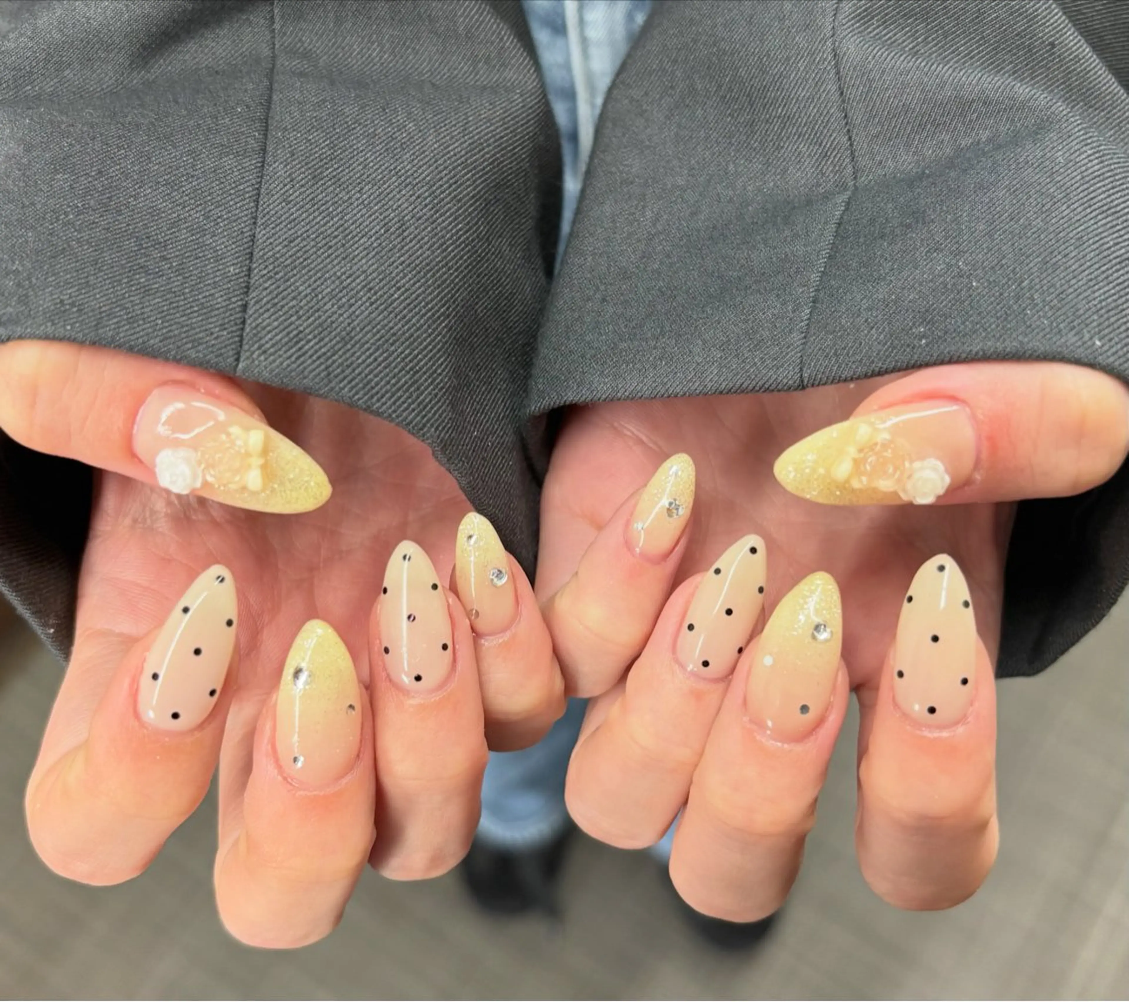 ネイル 黄色 ハンドネイル Ema Nail 梅田店ミキのネイルデザイン