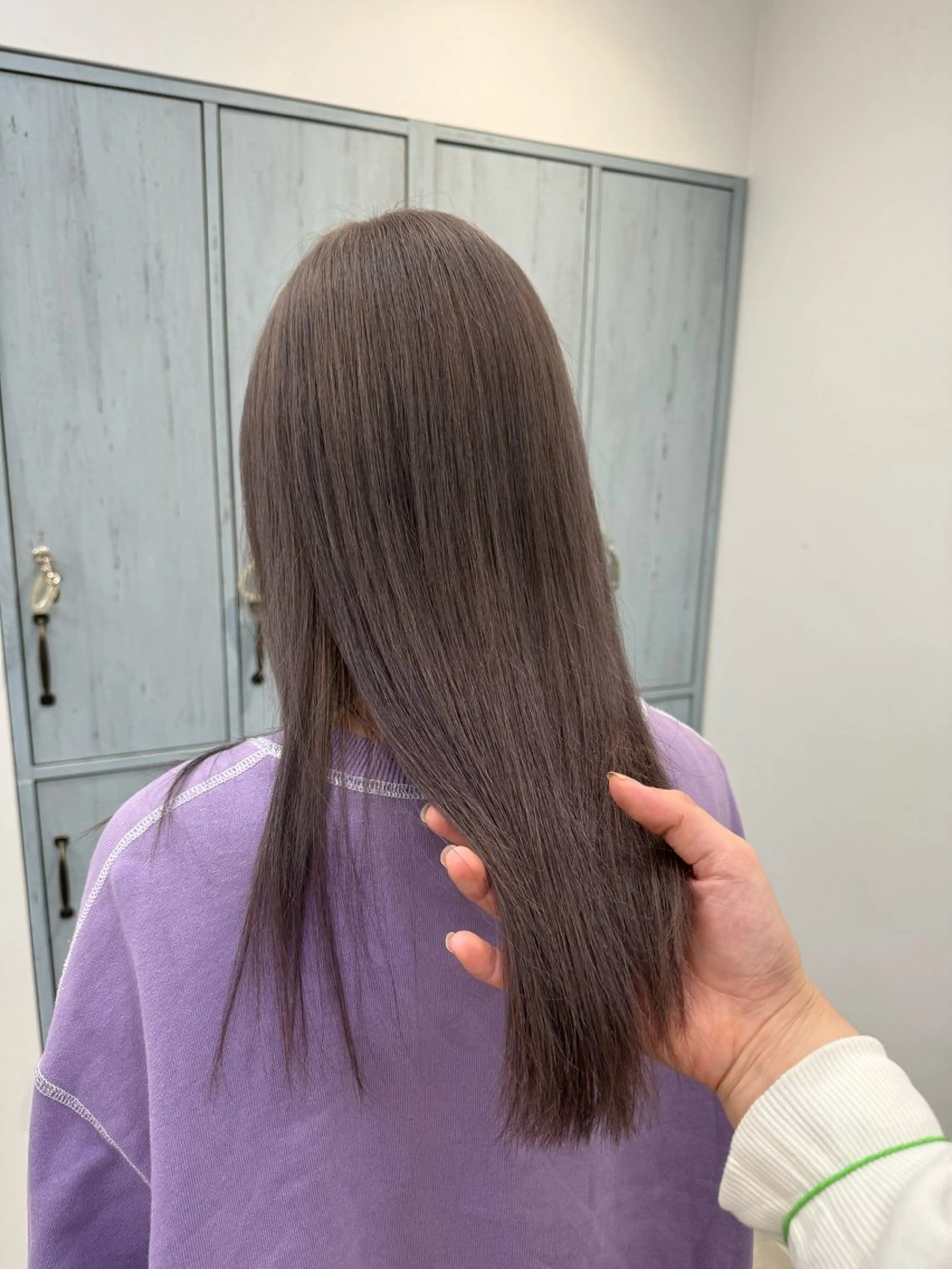 セミロング カラー セミロングパーマ バレイヤージュ ベージュカラー ブリーチ ブロンド ほの カラー特化/ ブリーチ/ボブのヘアスタイル