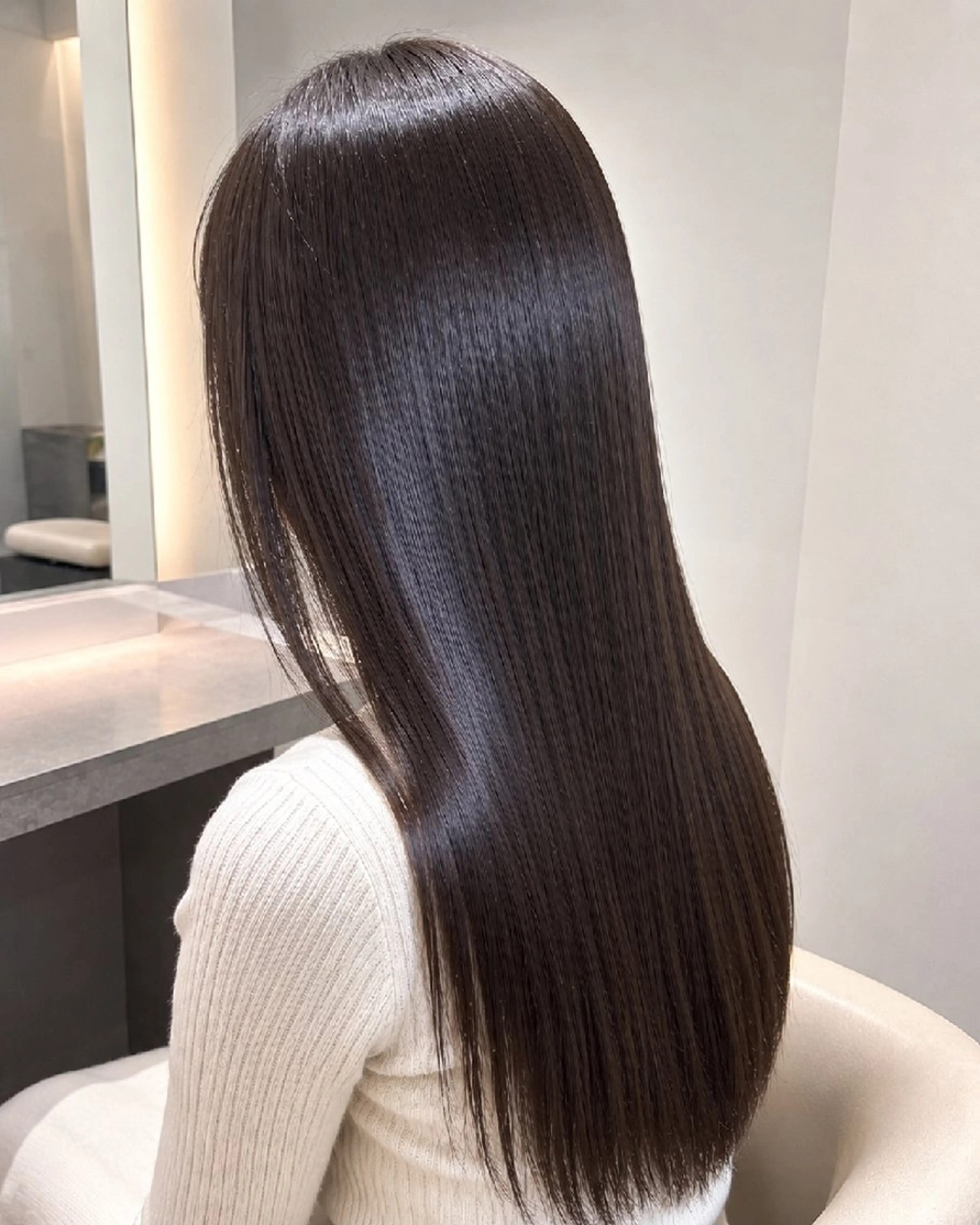 【ミニモ限定✨うる艶縮毛矯正】広がりやうねりを抑えて、自然なサラ艶髪をモデル価格でお得にご案内しています🫧の写真