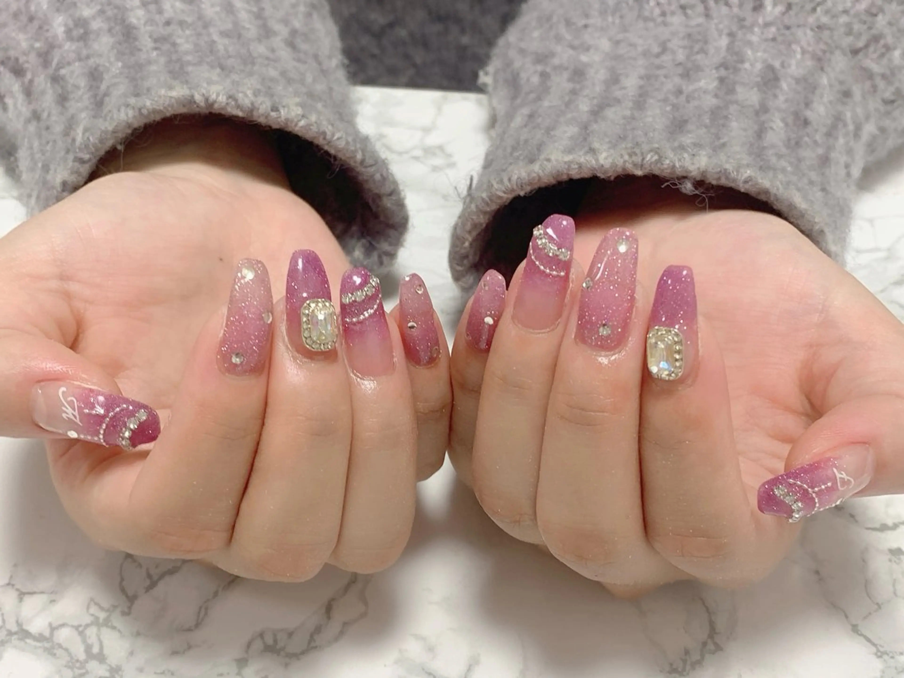 ネイル はな💎ネイル ワンホン、長さ出しのネイルデザイン