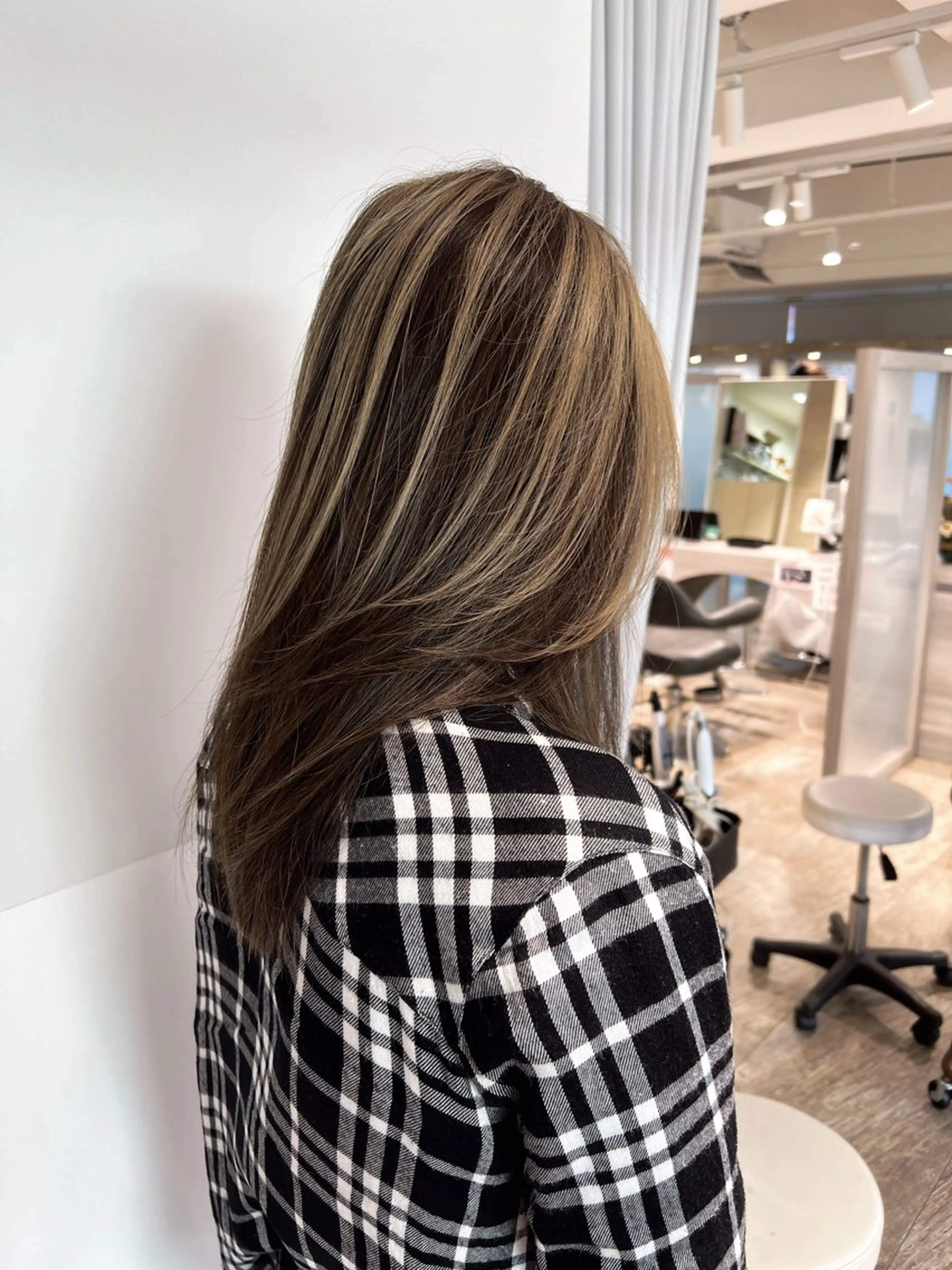 ロング カラー ヘアカラー トリートメント 宮原 佳苗のヘアスタイル