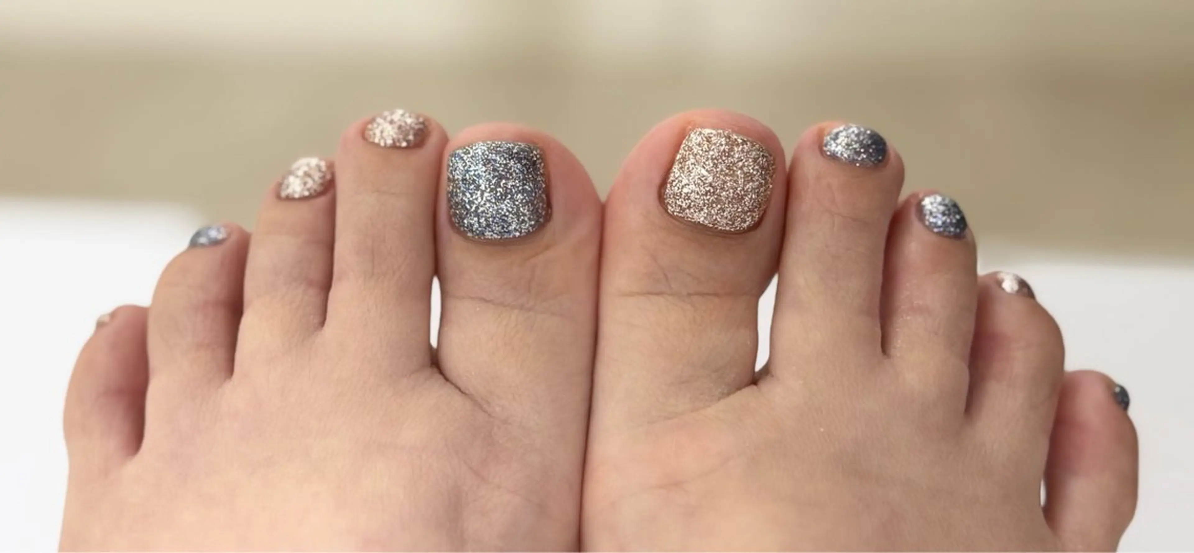 ネイル フットネイル キラキラネイル ラメ(グリッター) Regina Marinaのネイルデザイン