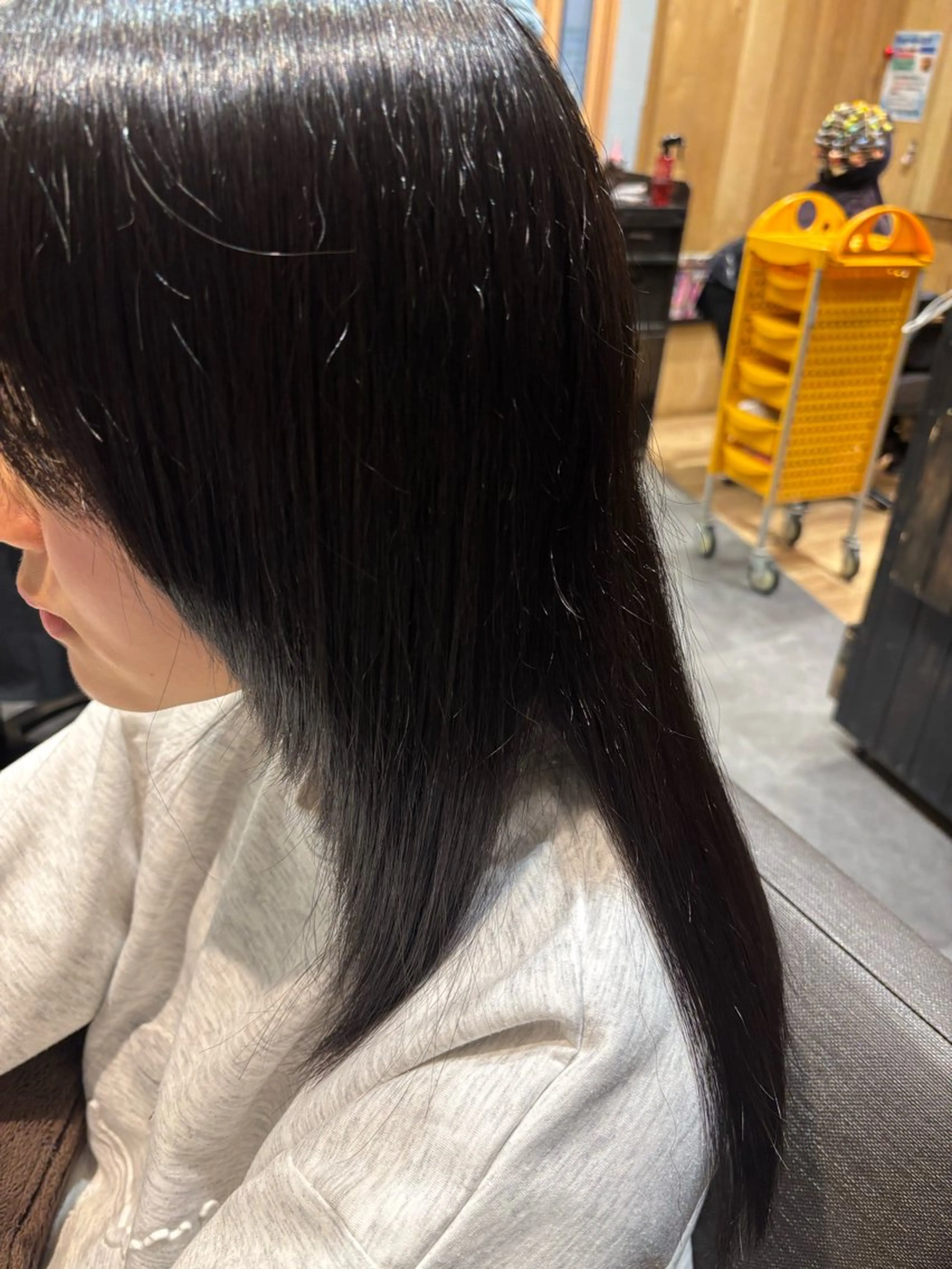 セミロング 顔まわりレイヤー 顔周りカット レイヤーカット 平賀 春希のヘアスタイル