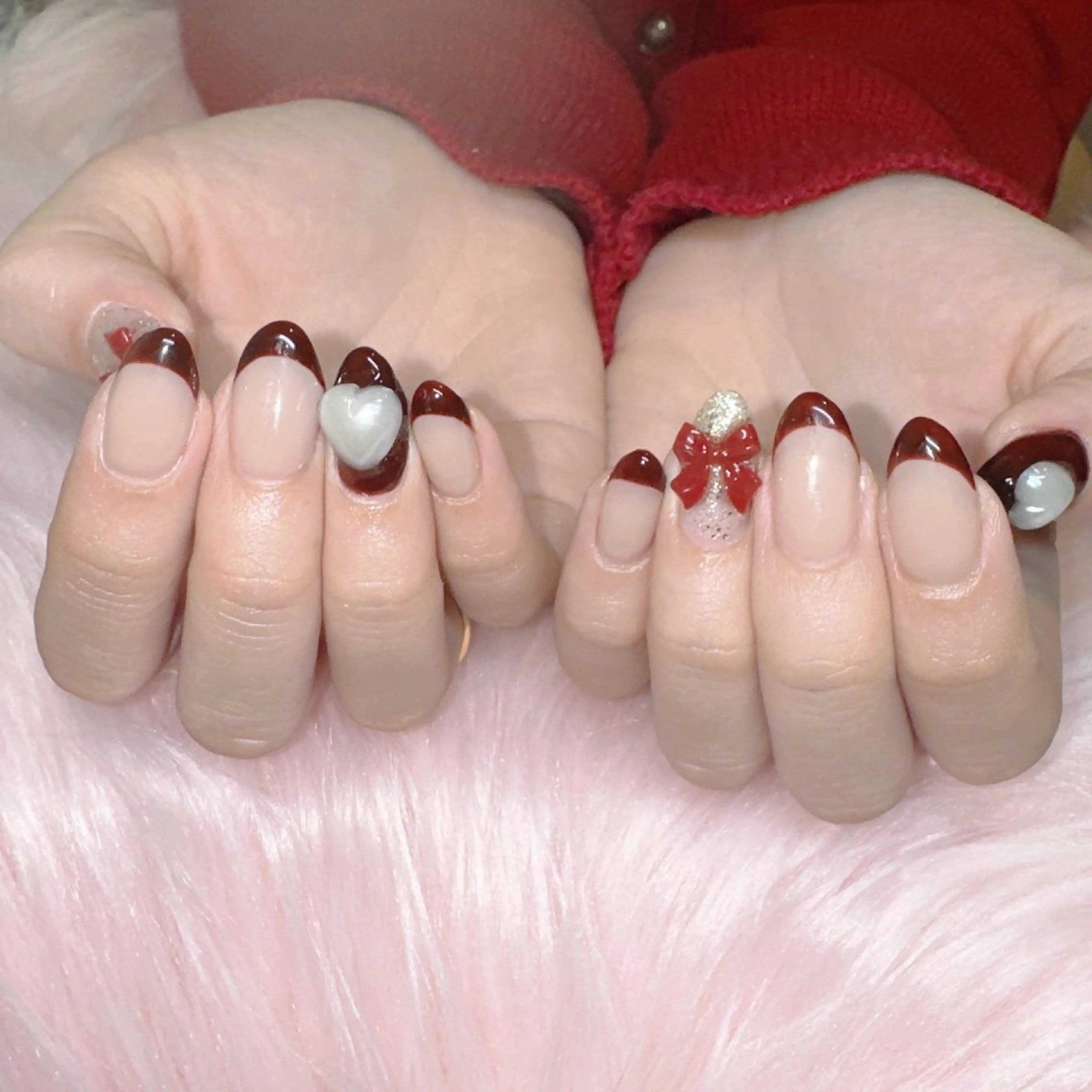 ネイル 冬ネイル クリスマス ハンドネイル RIEKO🍒 ワンホン♡推しネイルのネイルデザイン