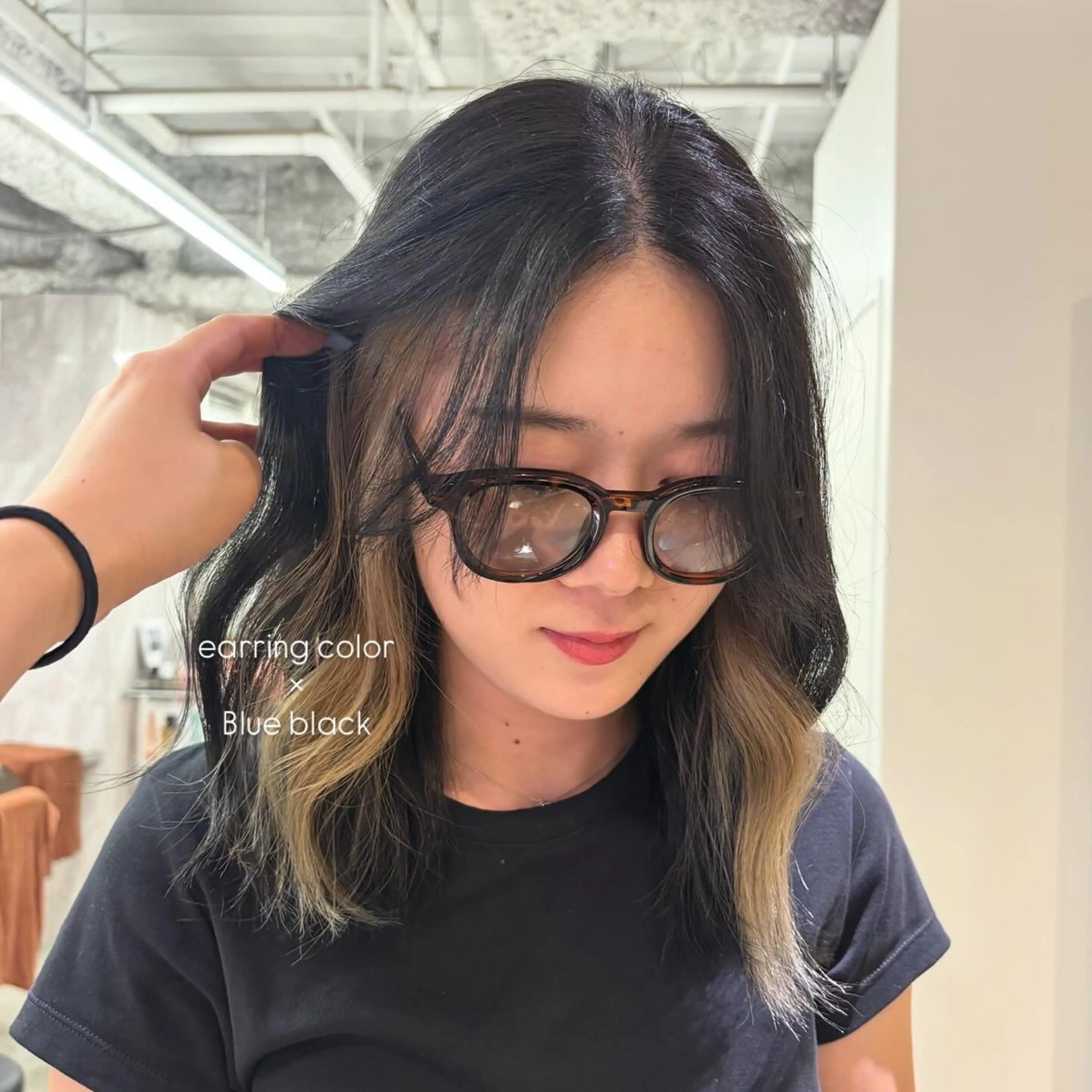 ミディアム カラー ブリーチ イヤリングカラー ヘアカラー トリートメント EIGHT /SHU🩶のヘアスタイル