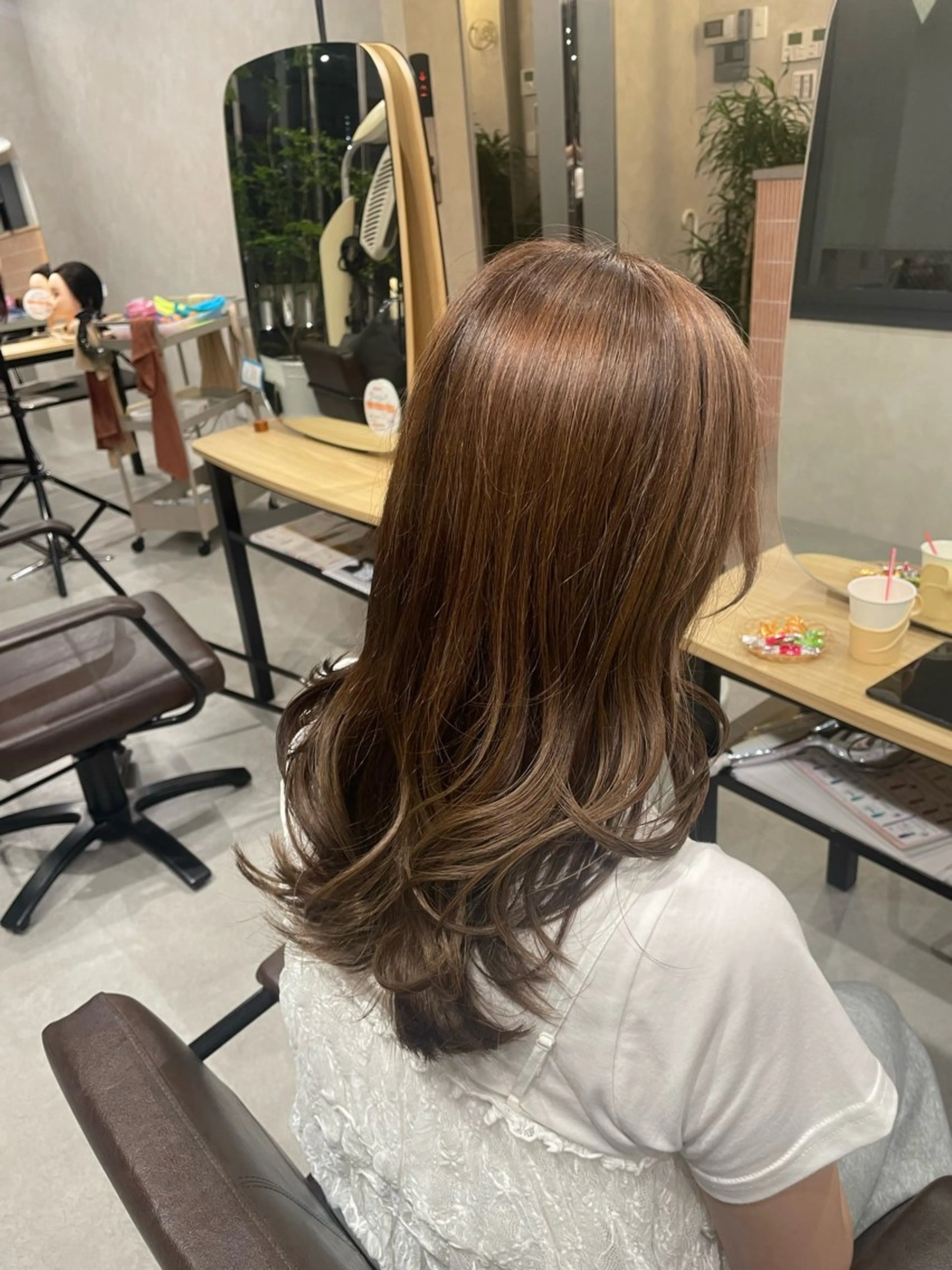 セミロング カラー ベージュカラー ブリーチ 透明感カラー ヘーゼル ブリーチなしカラー イヌマル アユ / Fier umedaのヘアスタイル