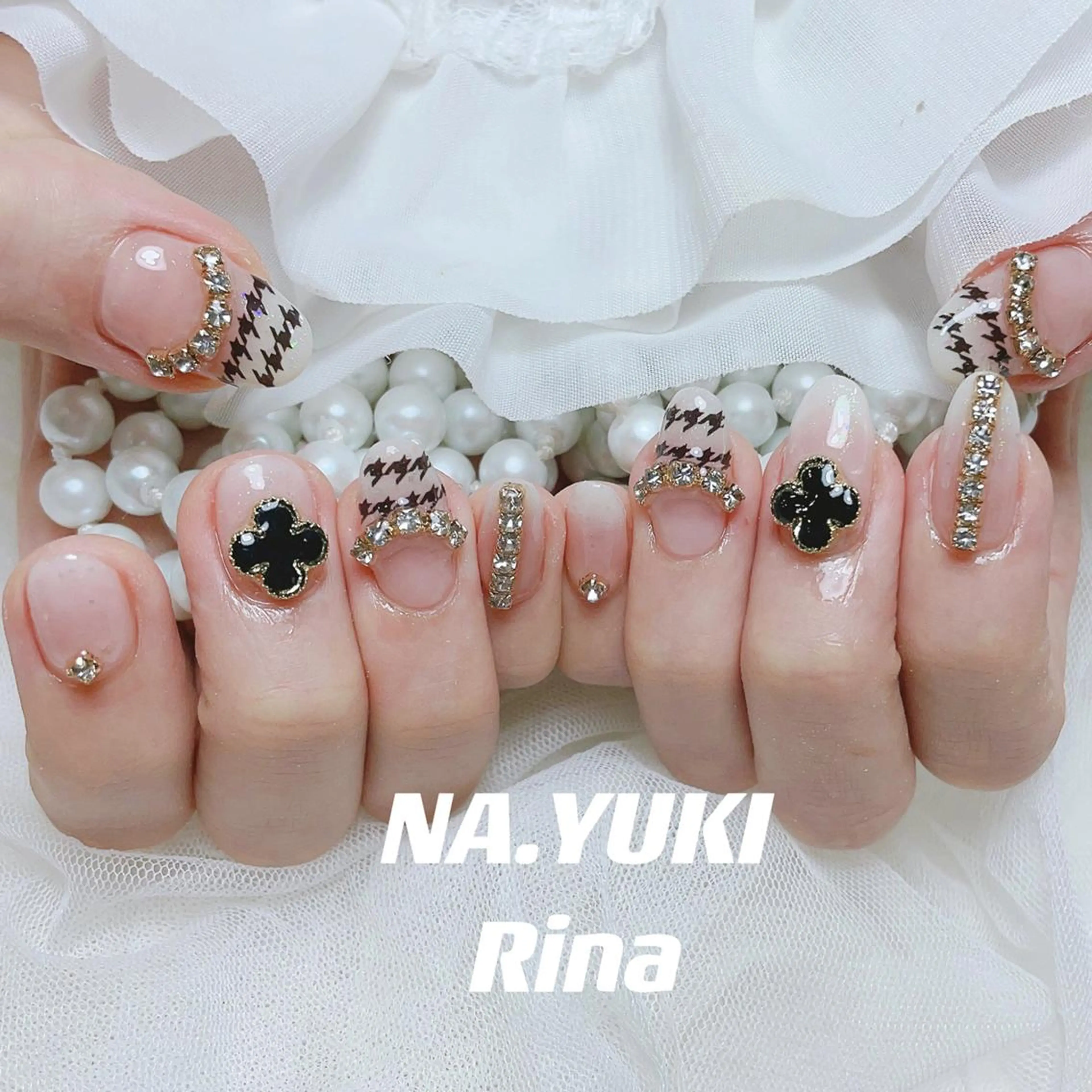 ネイル 🦋 Queenieのネイルデザイン