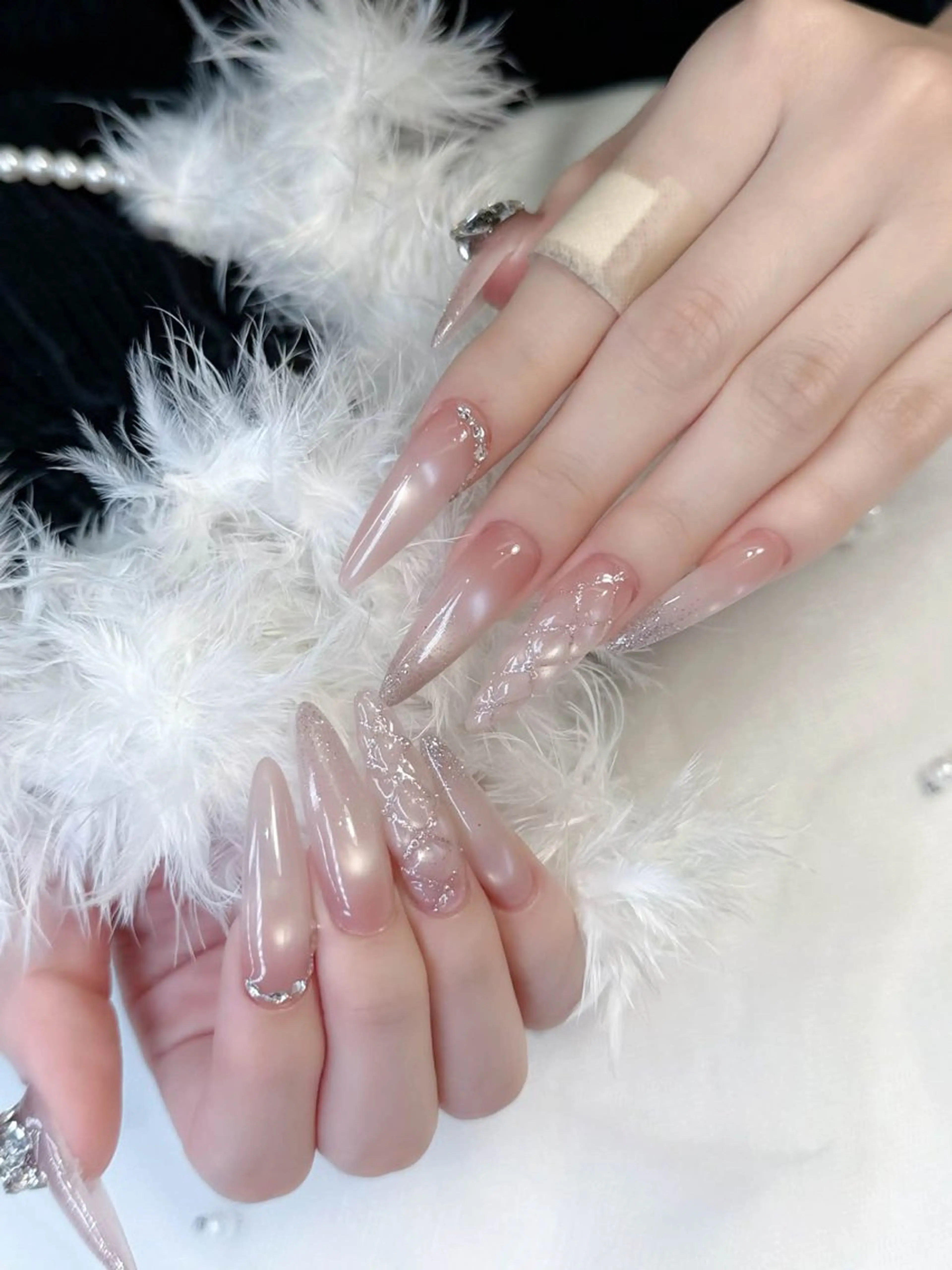 ロング ハンドネイル Chann Channのネイルデザイン