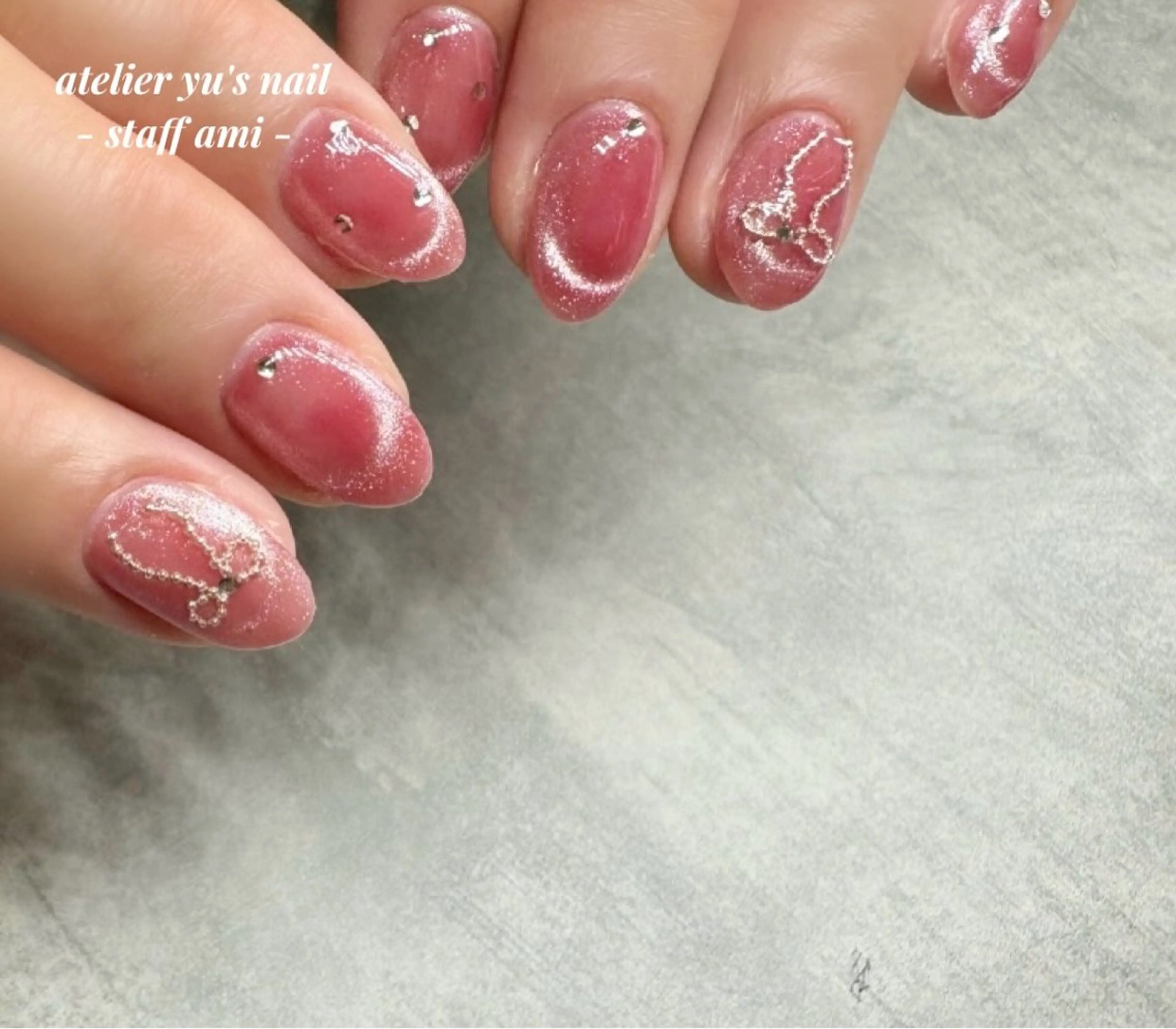 ネイル フレンチネイル リボン シルバー ハンドネイル ハンドケア atelier yu's nail所属・atelier yu's nailのネイルデザイン