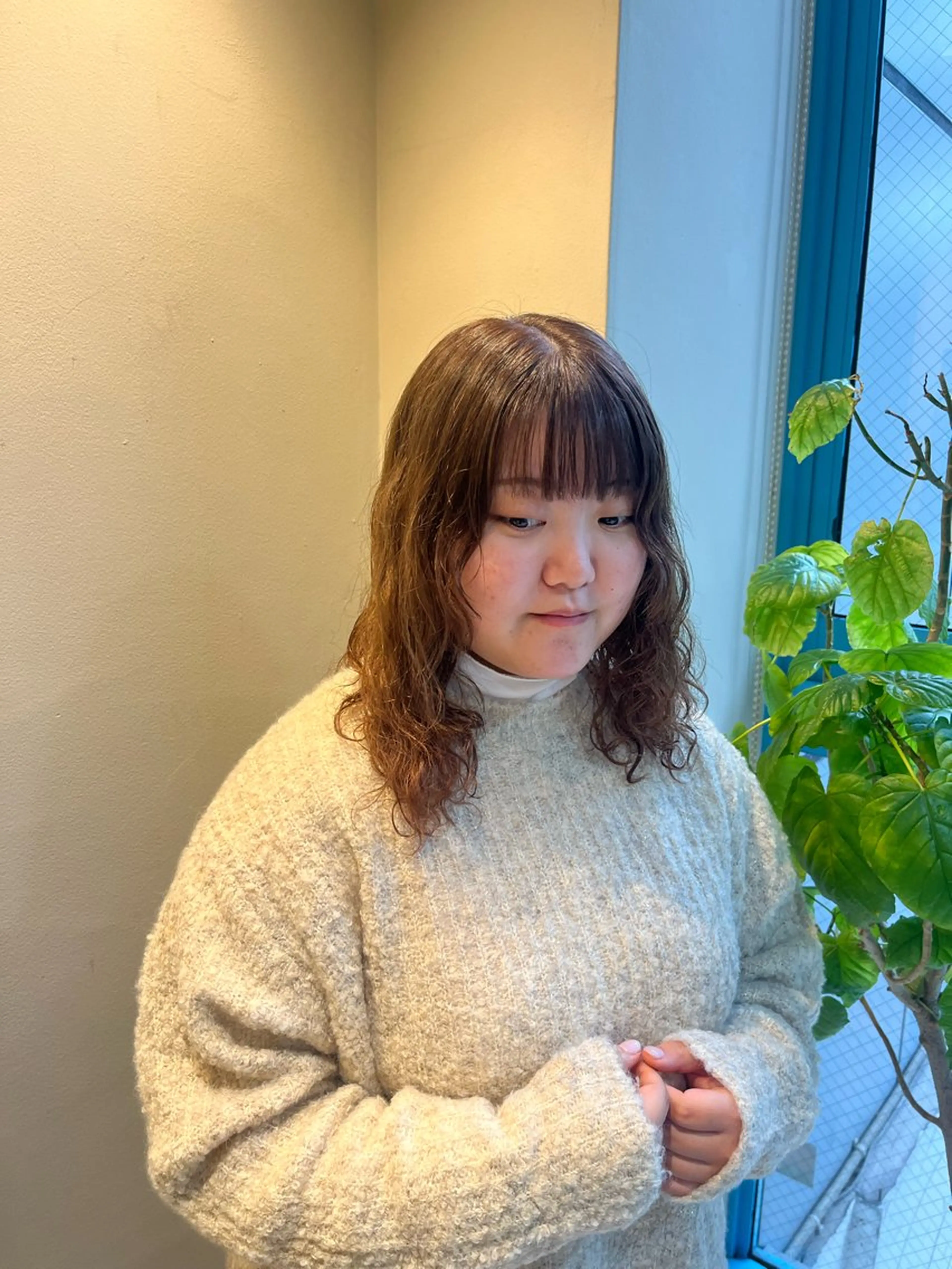 ミディアム パーマ ミディアムパーマ カット パーマ トリートメント 山口 陸のヘアスタイル