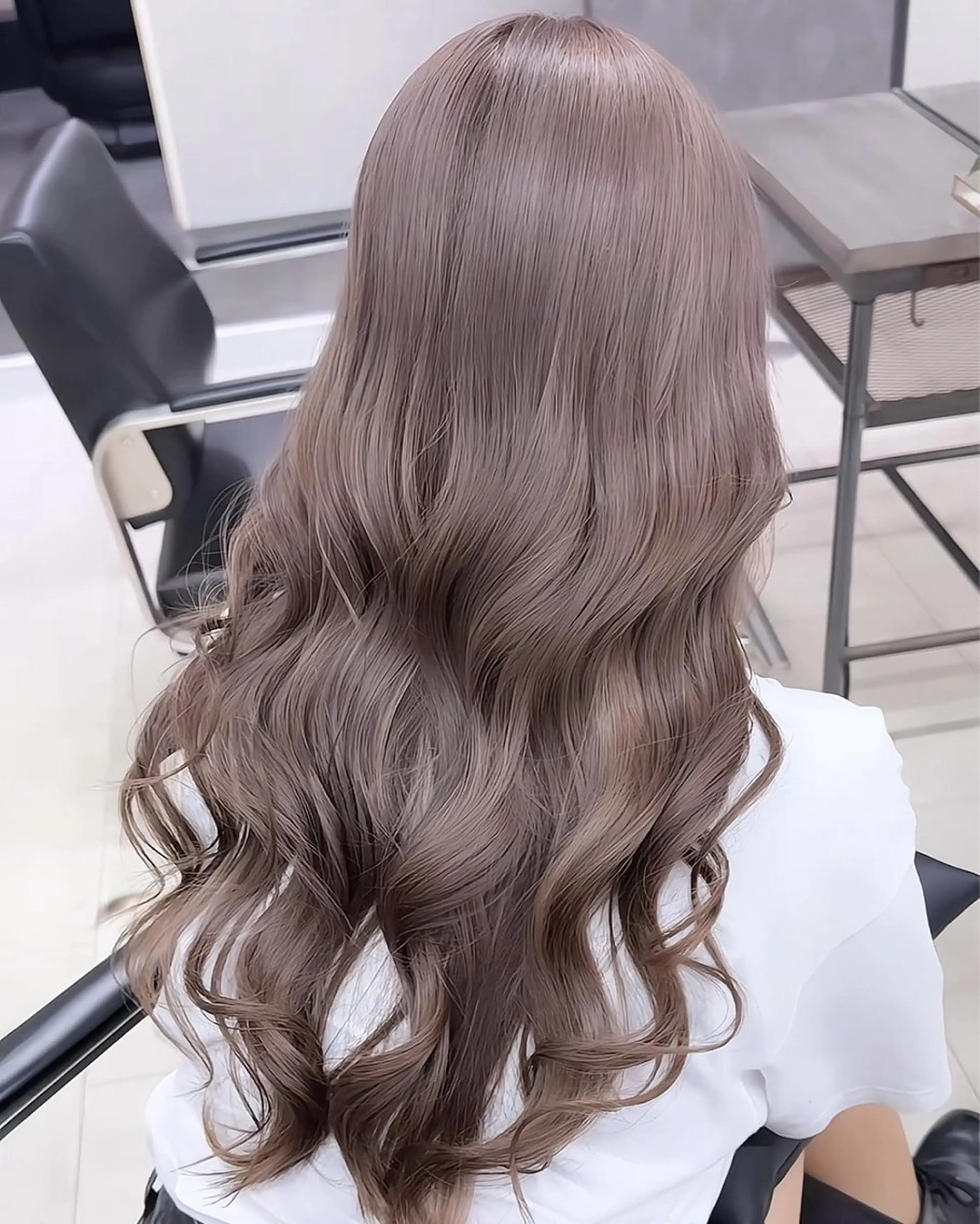ロング カラー ミルクティー・ピンク 甘モテカラー/emaのヘアスタイル