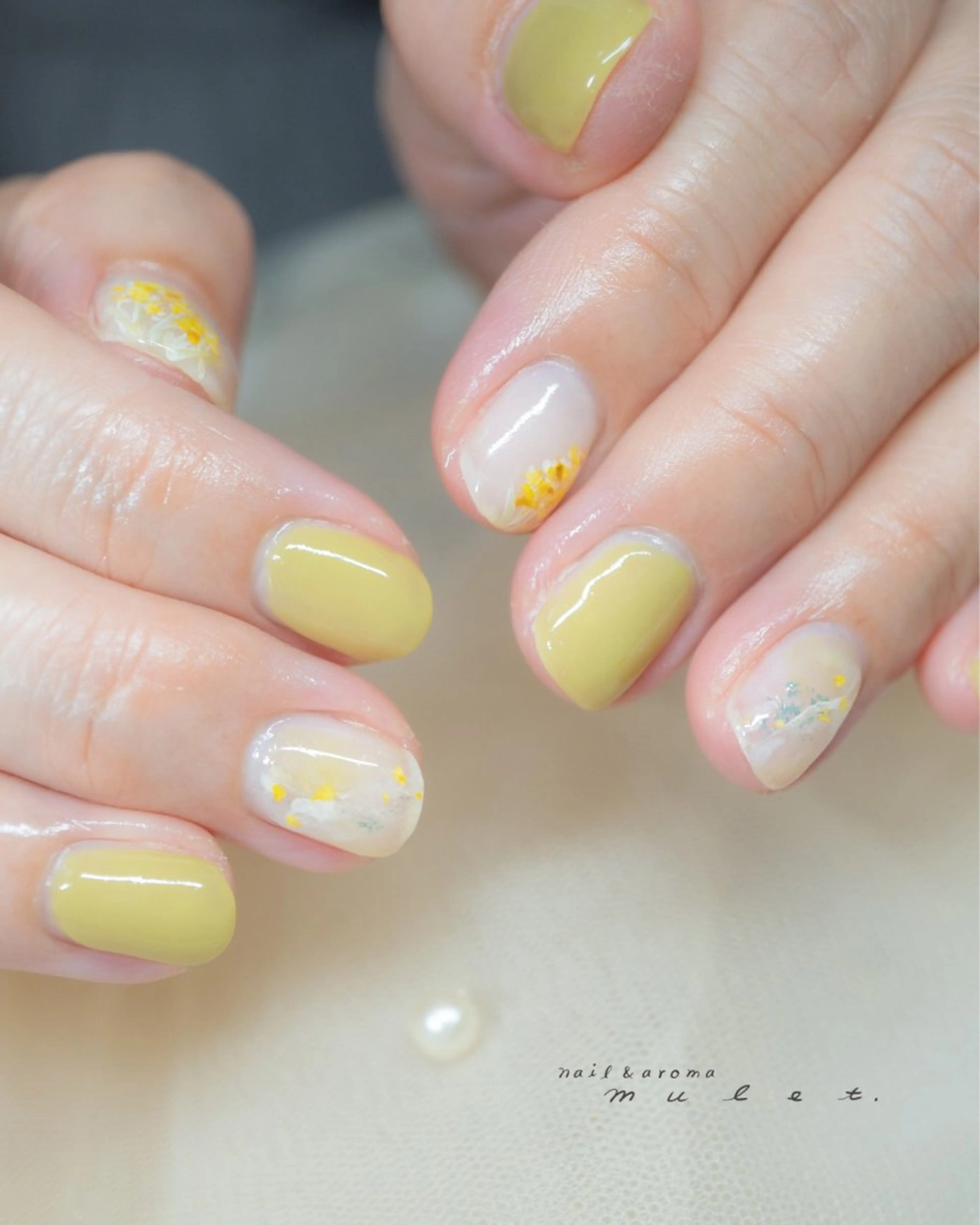 ネイル フラワーネイル グリーン ワンカラーネイル 春ネイル ハンドネイル nail&aroma mulet.のネイルデザイン