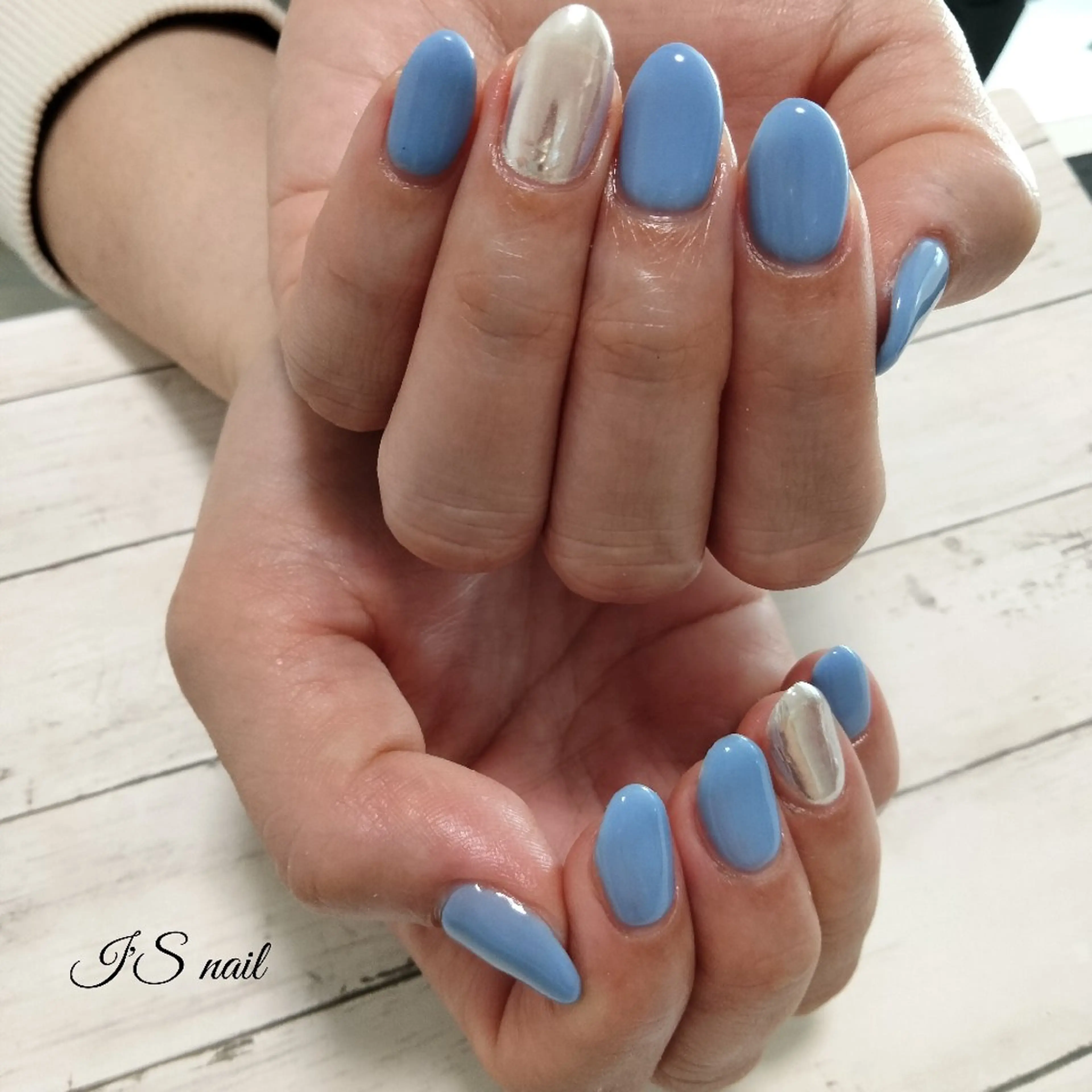 ネイル ミラーネイル ワンカラーネイル ホワイト I'S nail 佐野のネイルデザイン