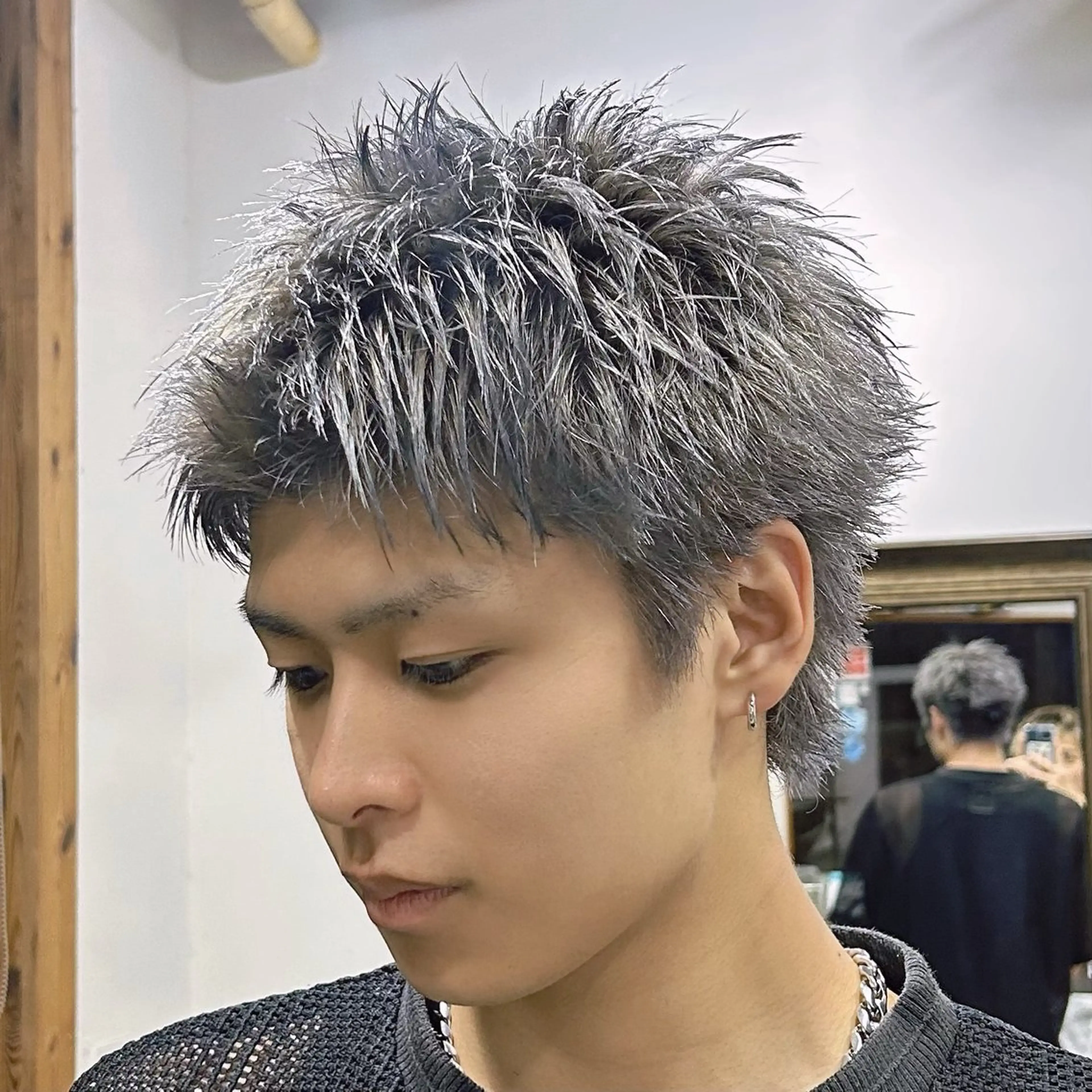 ショート カラー メンズ メンズハイトーン スパイキーショート ハイトーンカラー ショートヘア メンズパーマ✨️村越 雄斗のヘアスタイル