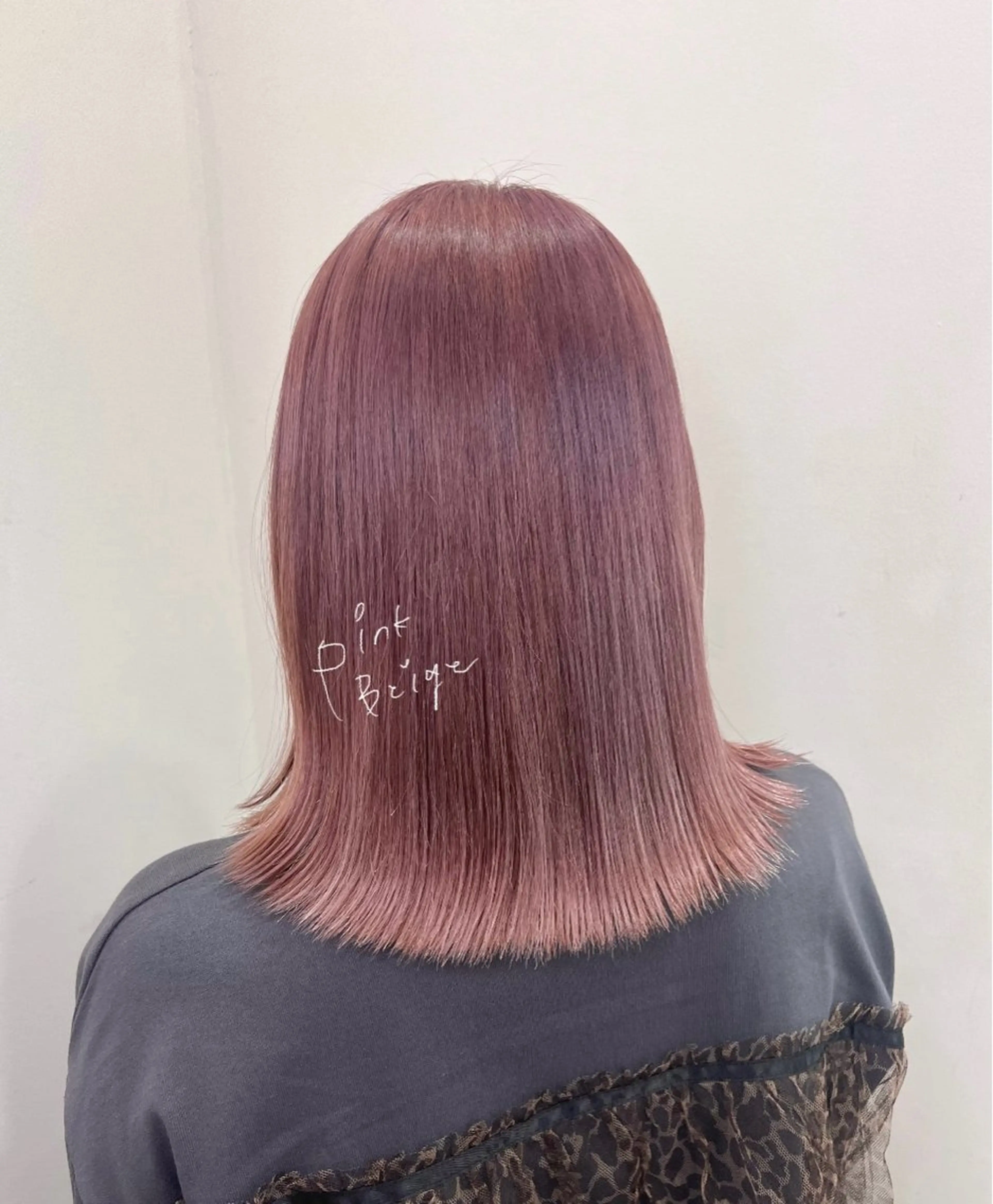 ミディアム カラー ベージュカラー ピンクカラー ピンクベージュ Luana .Rioneのマツエク・マツパデザイン