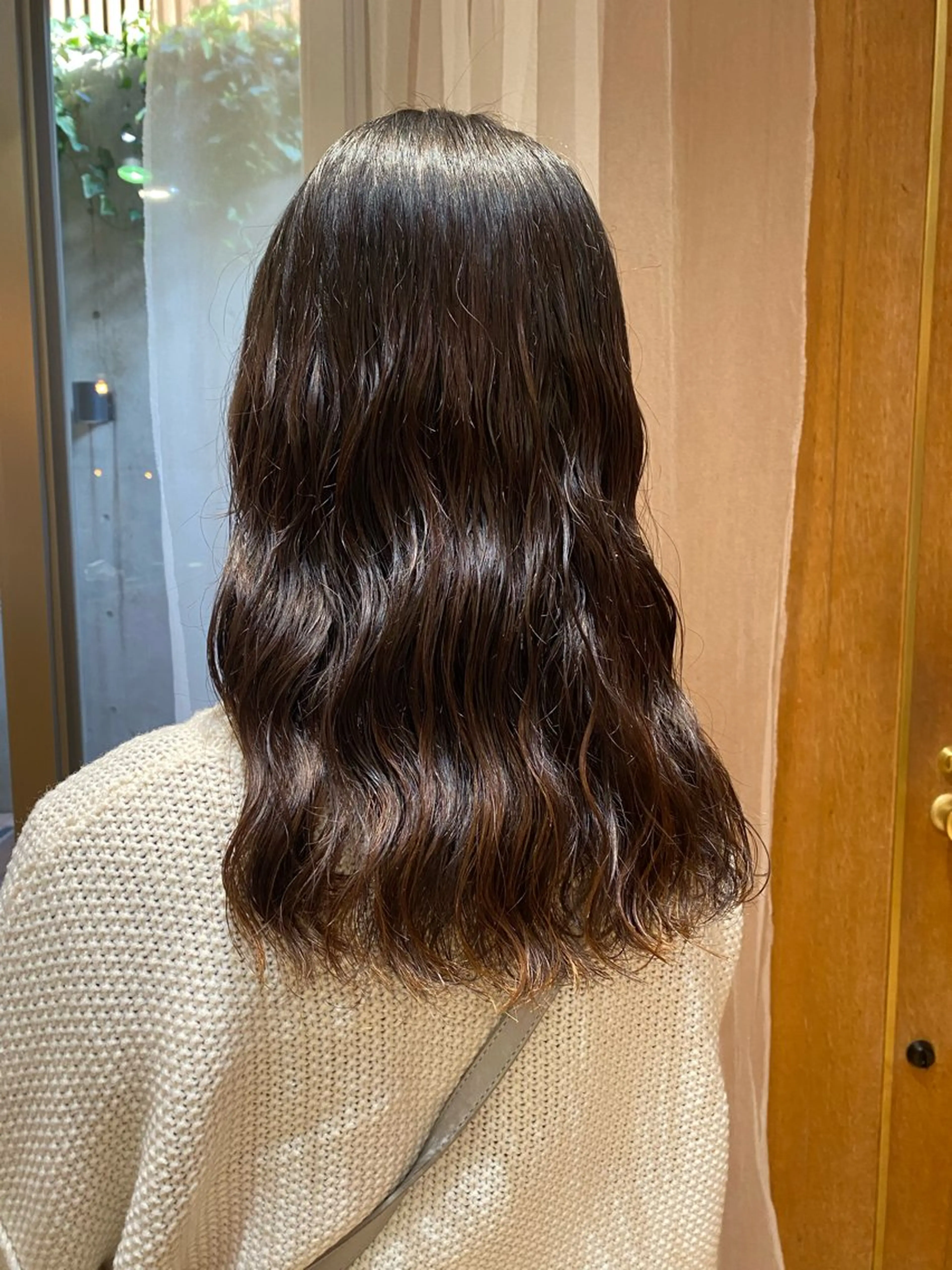 ミディアム ミディアムパーマ くびれヘア 顔まわりレイヤー 韓国風ヘア レイヤーカット カット パーマ トリートメント 大人可愛い♡コテ巻き パーマ🌼杉田 萌恵のヘアスタイル