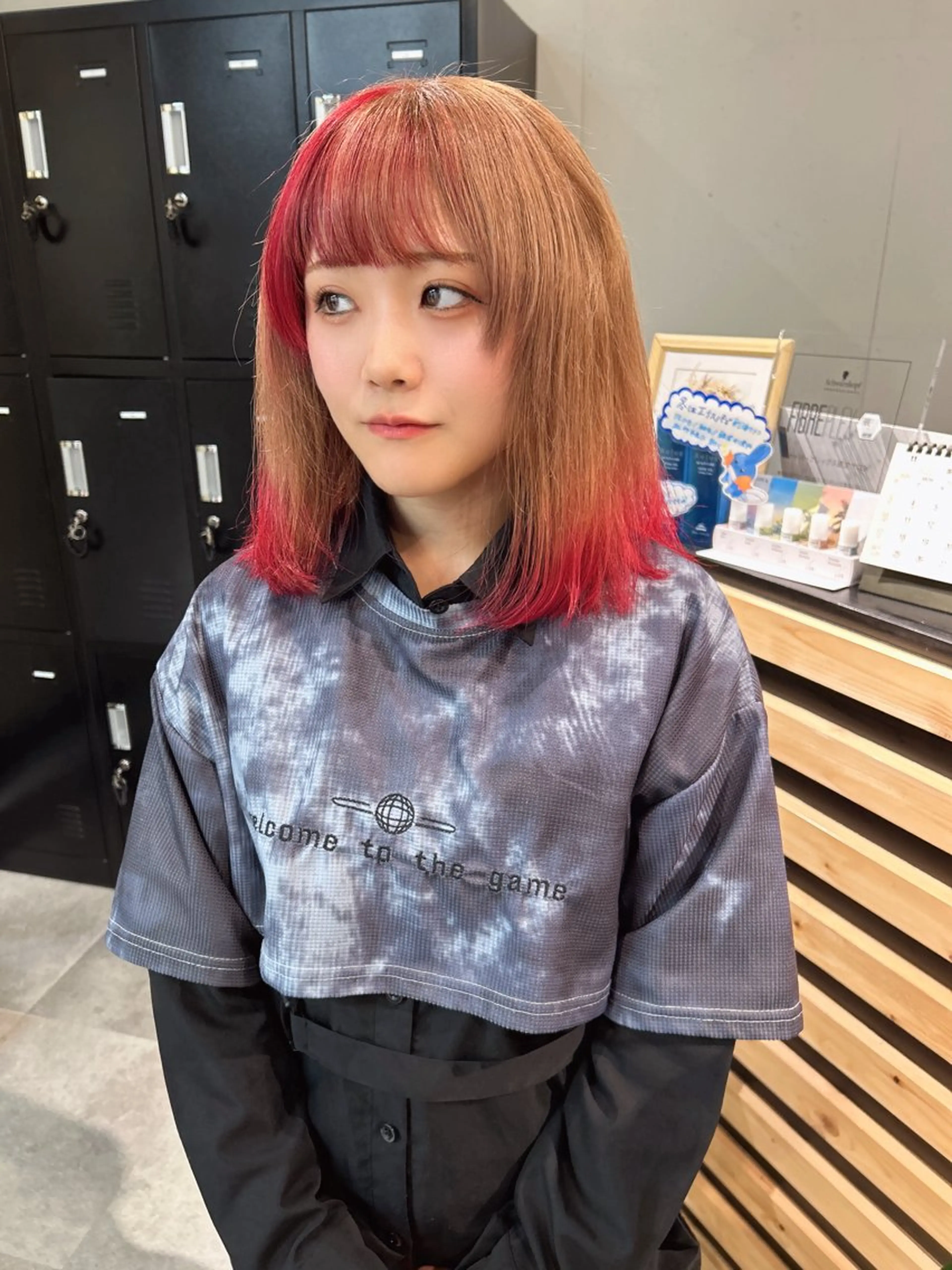 ミディアム カラー ブリーチ デザインカラー レッドカラー ヘアカラー トリートメント ウルフカット レイヤーカット上柿のヘアスタイル