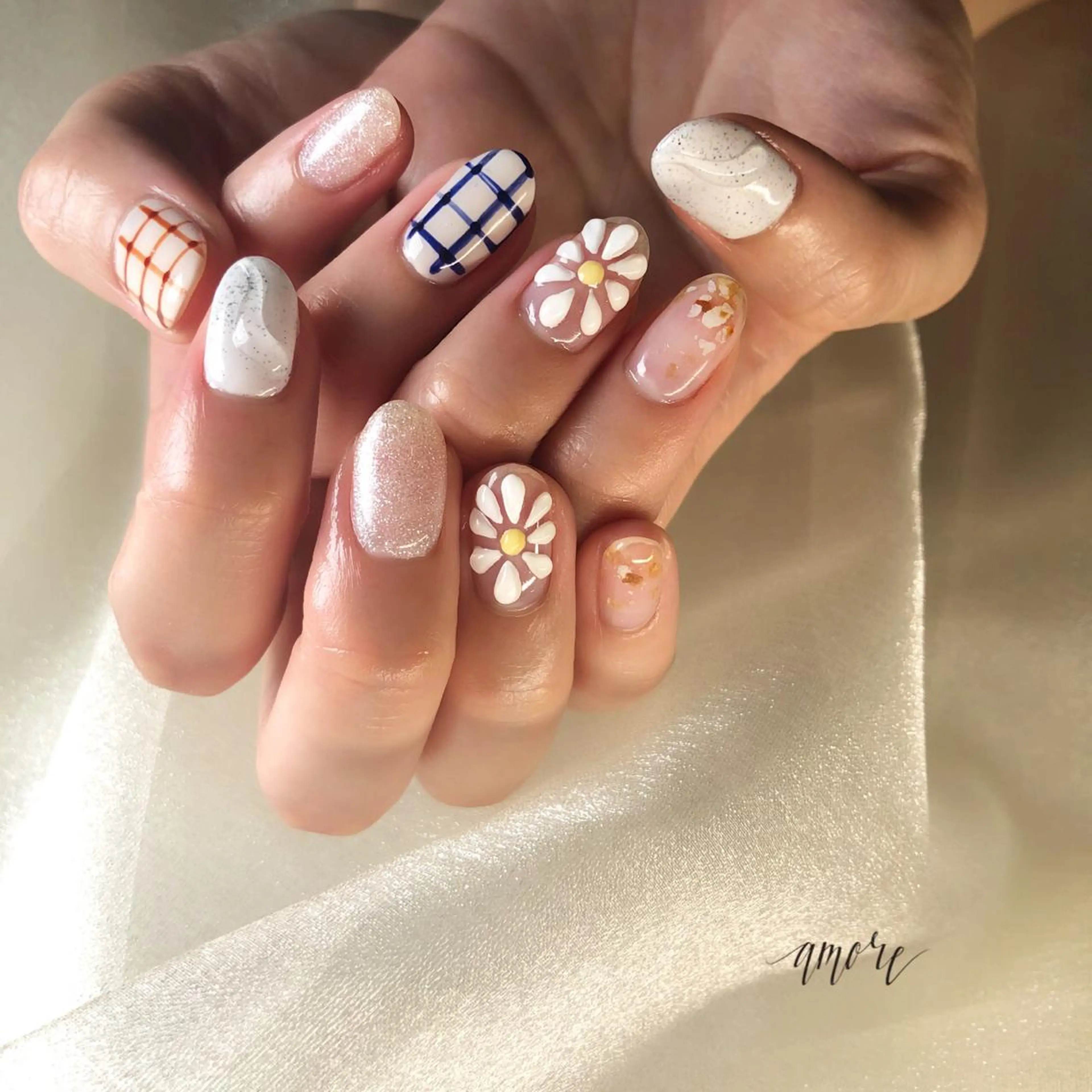 ネイル ジェルネイル 氷ネイル・うるうるネイル マグネットネイル ミラーネイル ニュアンスネイル ハンドネイル ハンドケア You kyehwaのネイルデザイン