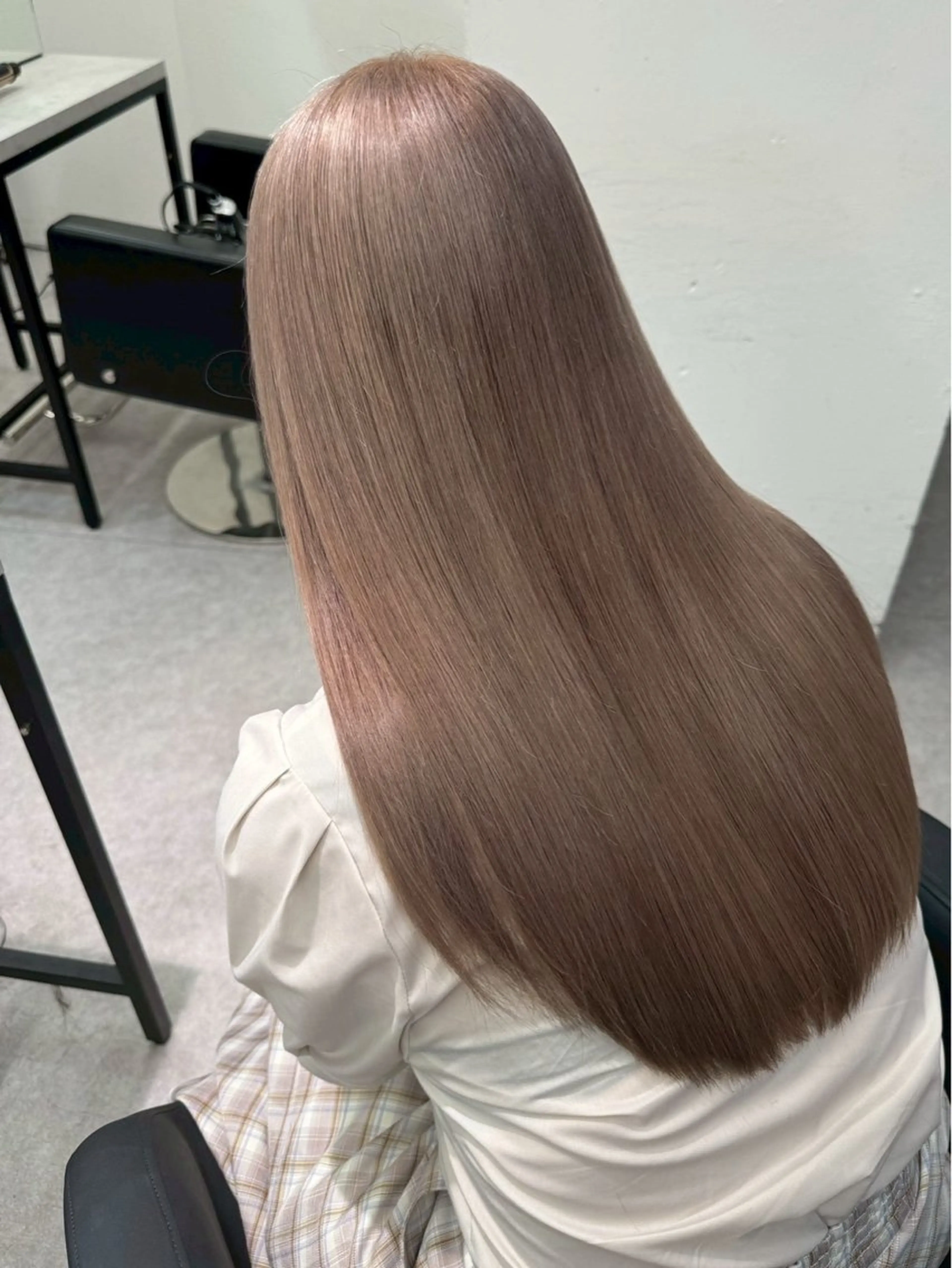 【4月クーポン✨】ブリーチ➕カラー➕トリートメント(ブリーチ1回)の写真