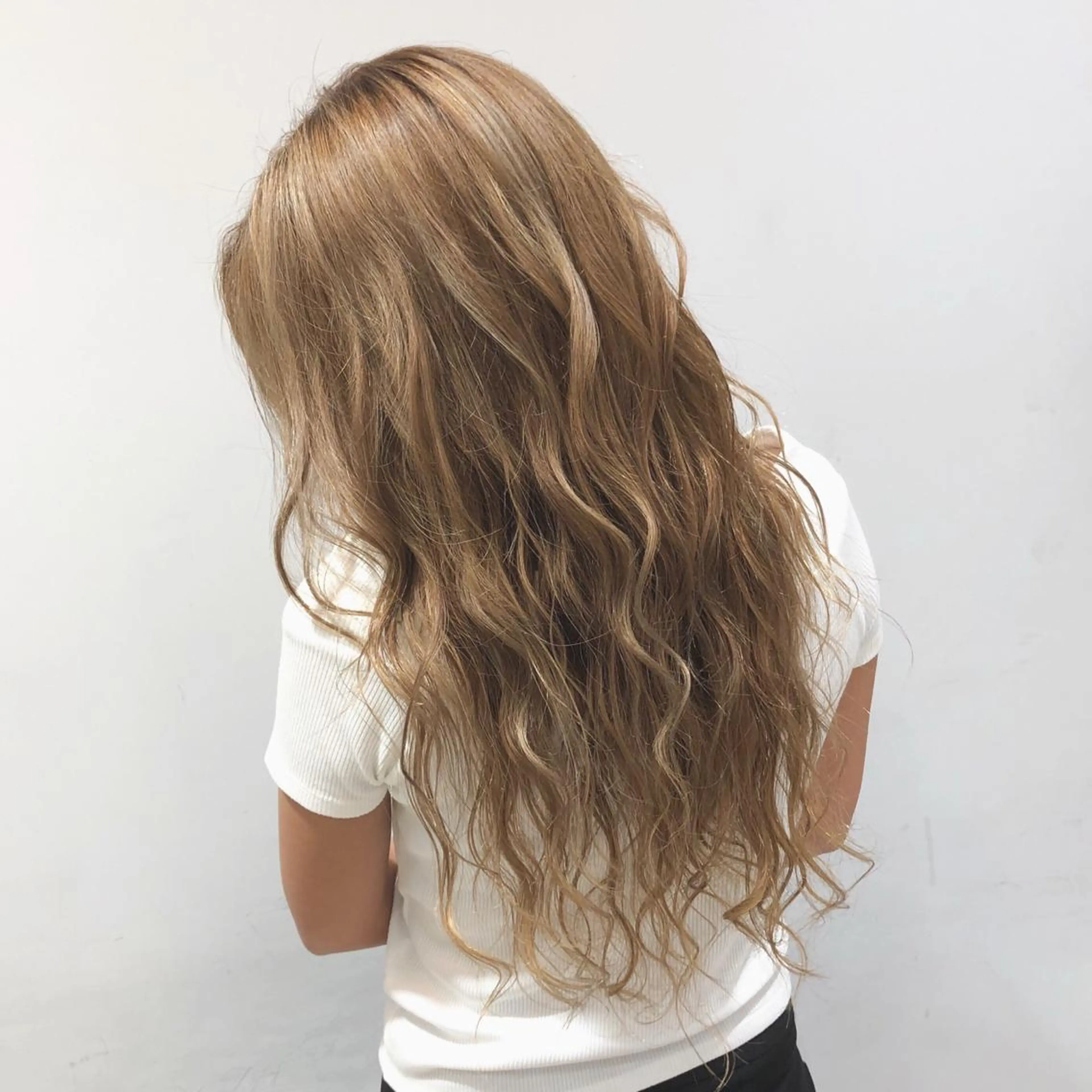 ロング 岩瀬 翔太のヘアスタイル