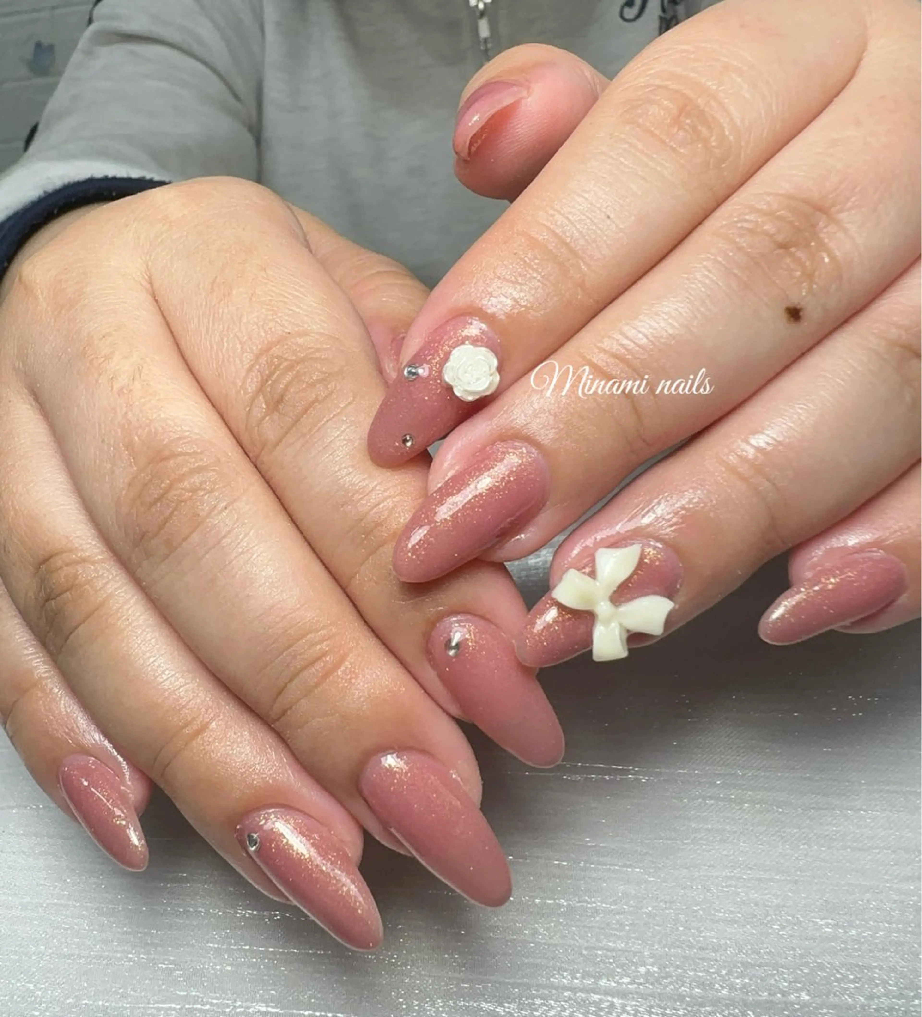 ネイル アートネイル オーロラネイル ガーリー キラキラネイル 韓国ネイル Minami Nailsのネイルデザイン