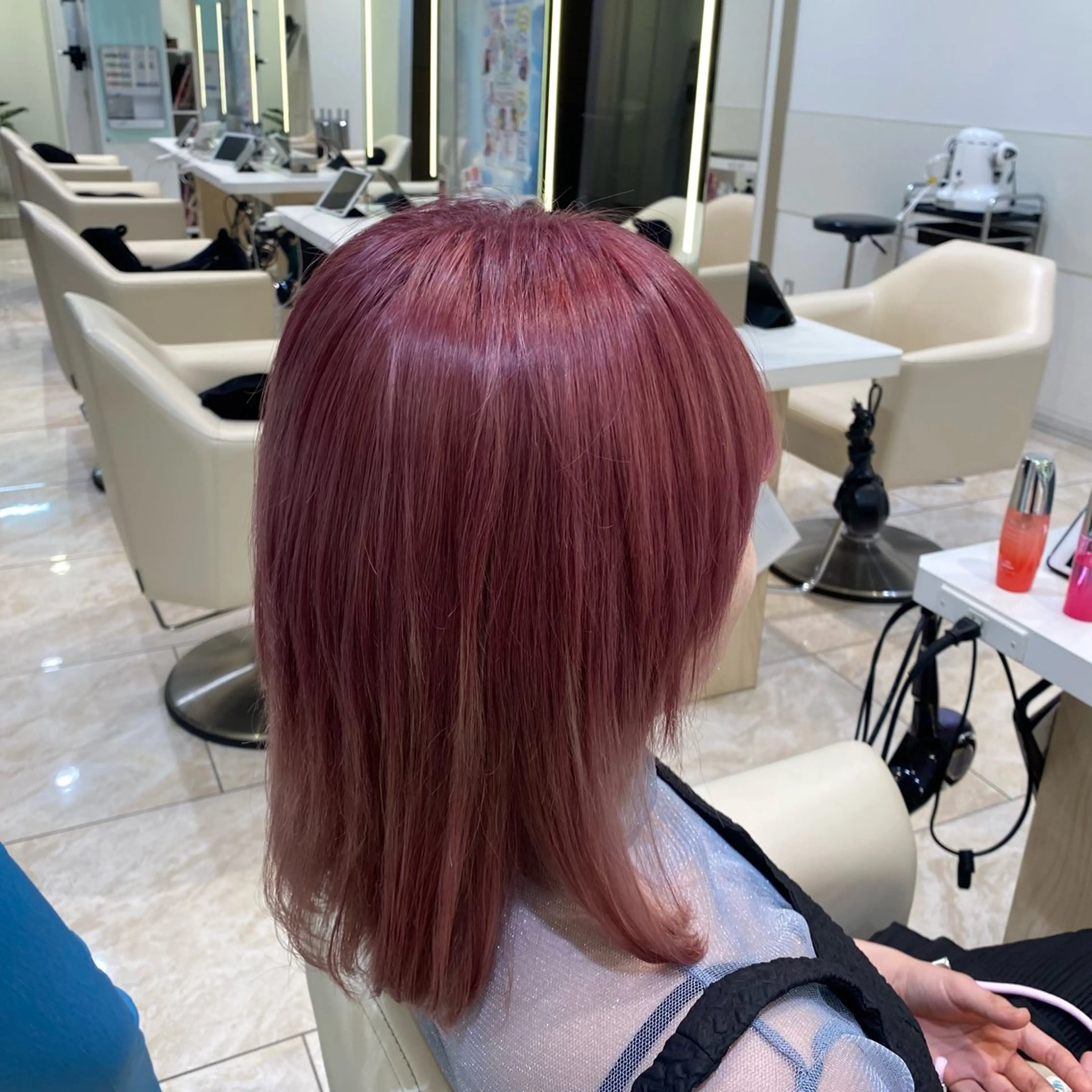 ミディアム カラー ピンクカラー miho𓂃 ANNETTAのヘアスタイル